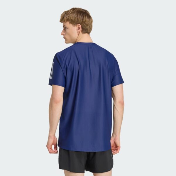 IN1502_23_hover_model.jpg Camiseta Own the Run para hombre-