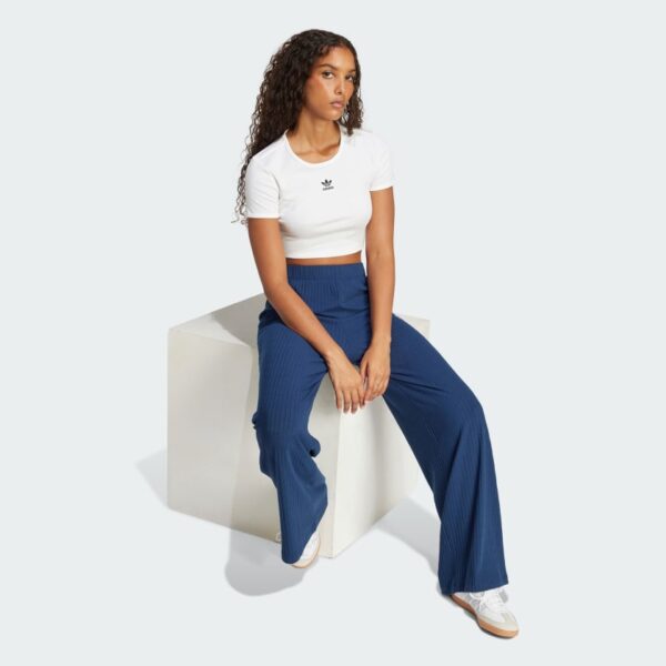 Camiseta acanalada Adidas Essentials para mujer-