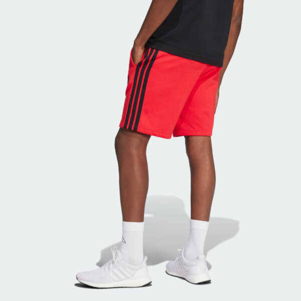 JE6447_23_hover_model-2.jpg Pantalones cortos de vellón de 3 bandas Adidas Essentials para hombre-