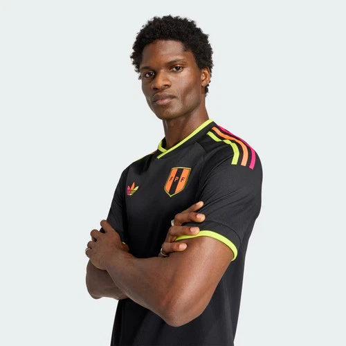 s-l500-2869.webp Camiseta Adidas Perú 26 Visitante-