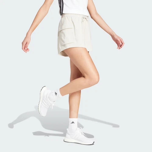 Pantalones cortos cargo de felpa francesa con logotipo pequeño Adidas Essentials para mujer-