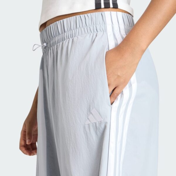 Pantalones de paracaídas tejidos estilo de vida Adidas Essentials 3 bandas para mujer-