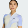 Camiseta deportiva Adidas Essentials para mujer 3 bandas con gráficos ligeros en movimiento-
