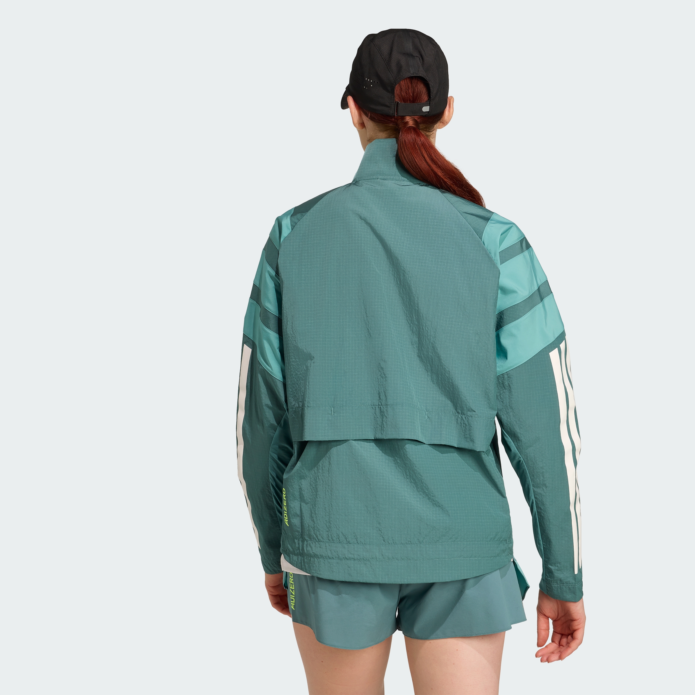 https://assets.adidas.com/images//44acb743fbaa462c8545733af04cd34e_9366/HZ3694_23_hover_model.jpg