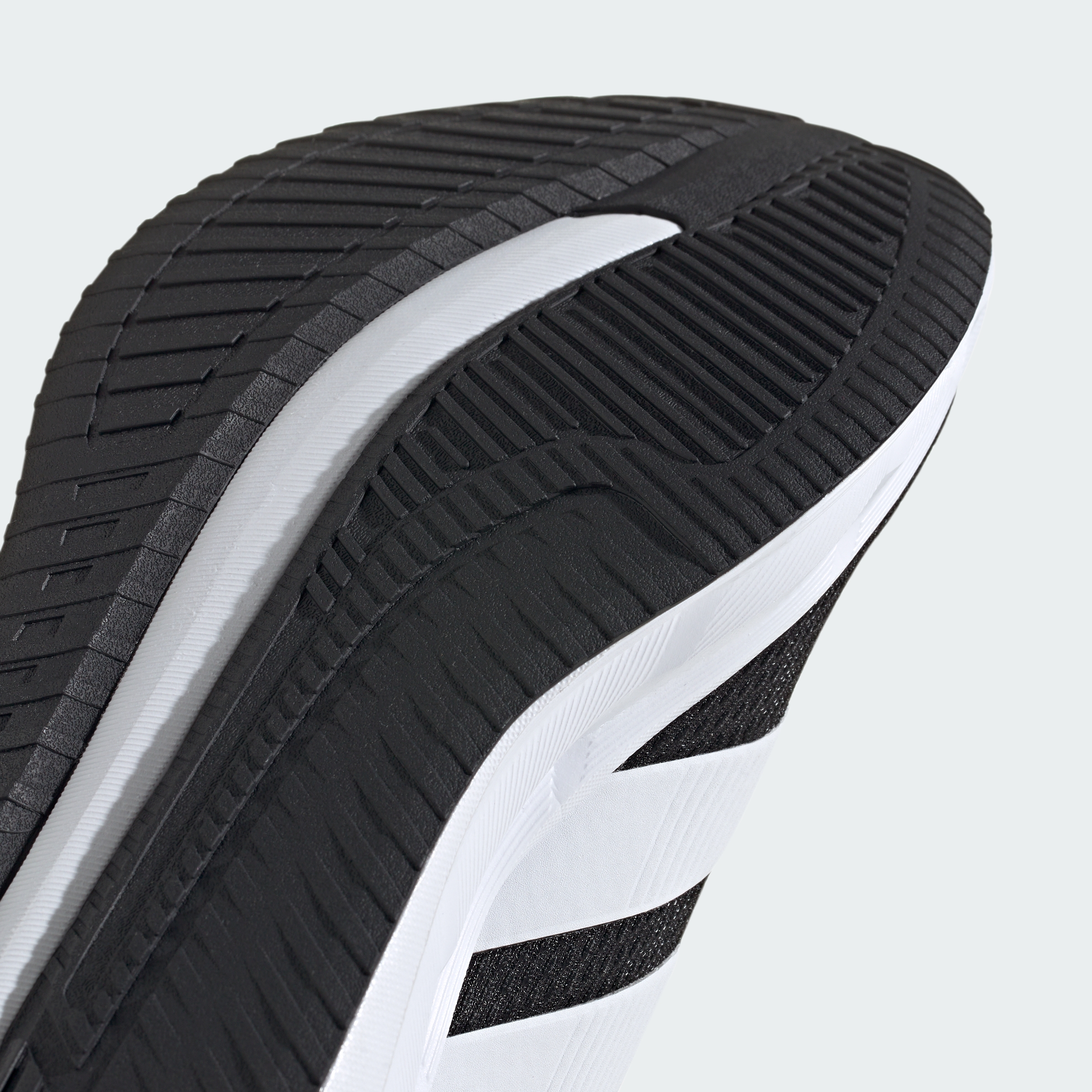 https://assets.adidas.com/images//84be9350d03246e6a7f964a2d68015d9_9366/ID8765_41_detail.jpg