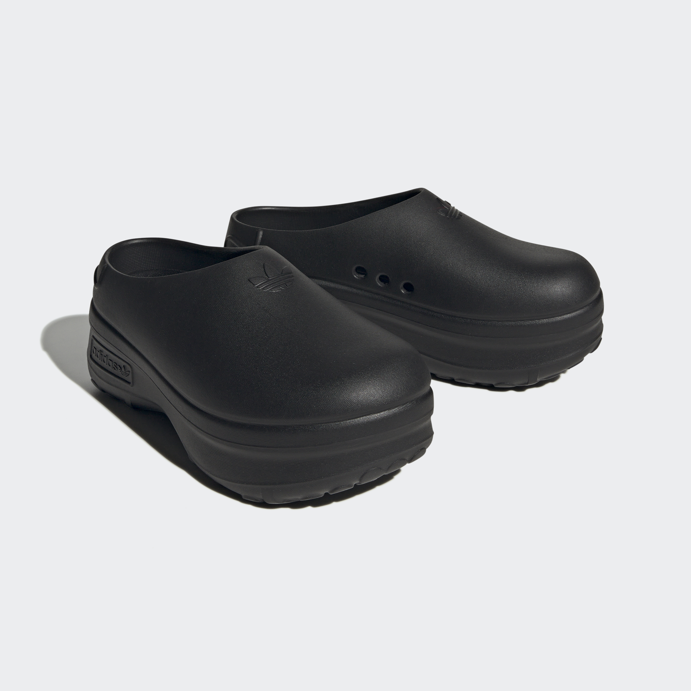 https://assets.adidas.com/images//d418099619f5434fa5e2af9c017abf9a_9366/IE4626_04_standard.jpg