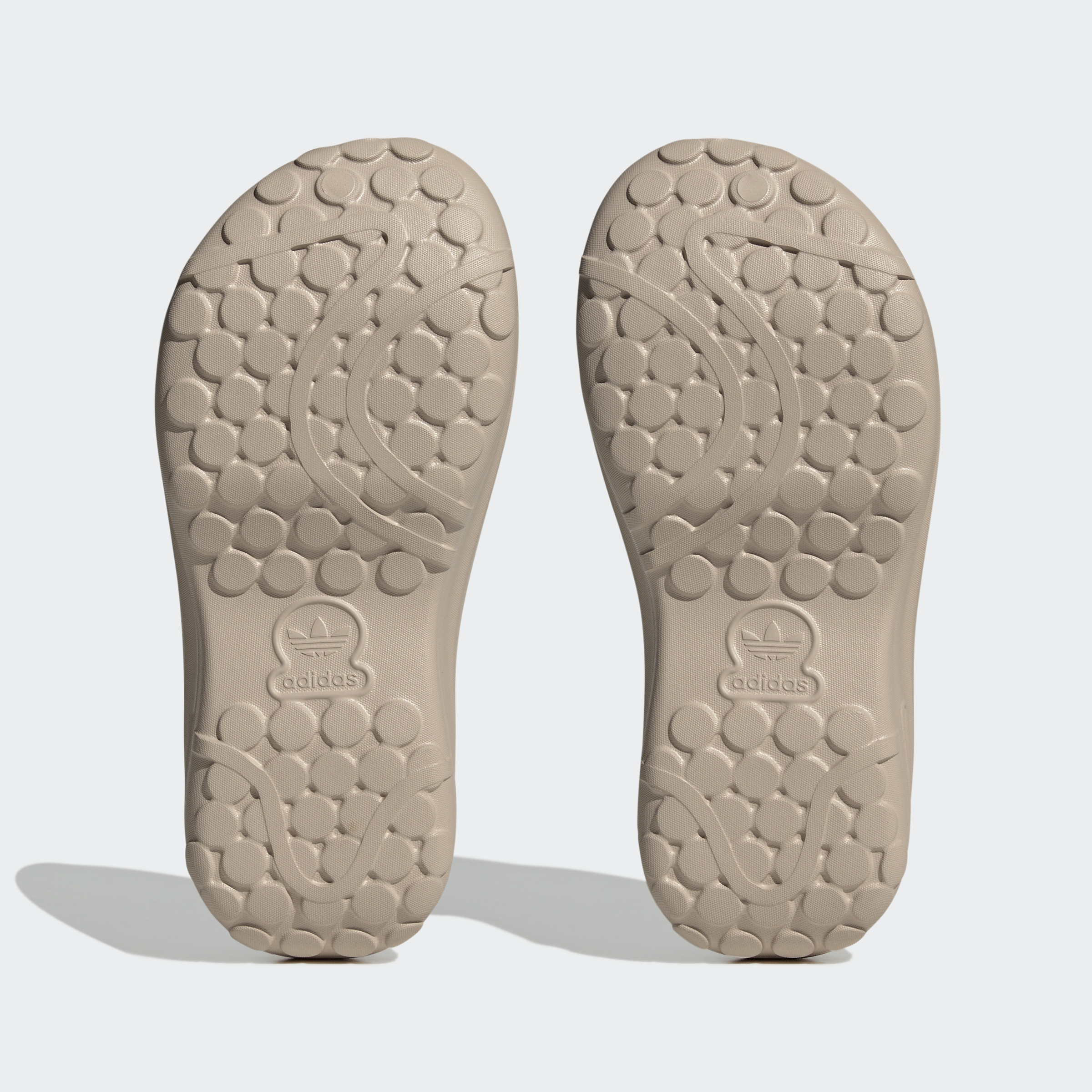 https://assets.adidas.com/images//44ef4f4c962144279f27af9c017b775e_9366/IE7052_03_standard.jpg