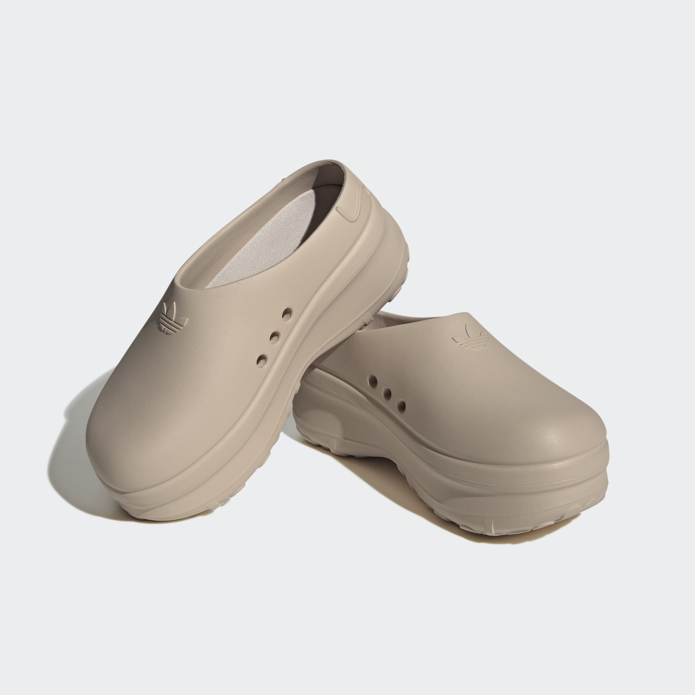 https://assets.adidas.com/images//e5c71aa67b0e4c2fa254af9c017b81e2_9366/IE7052_04_standard.jpg