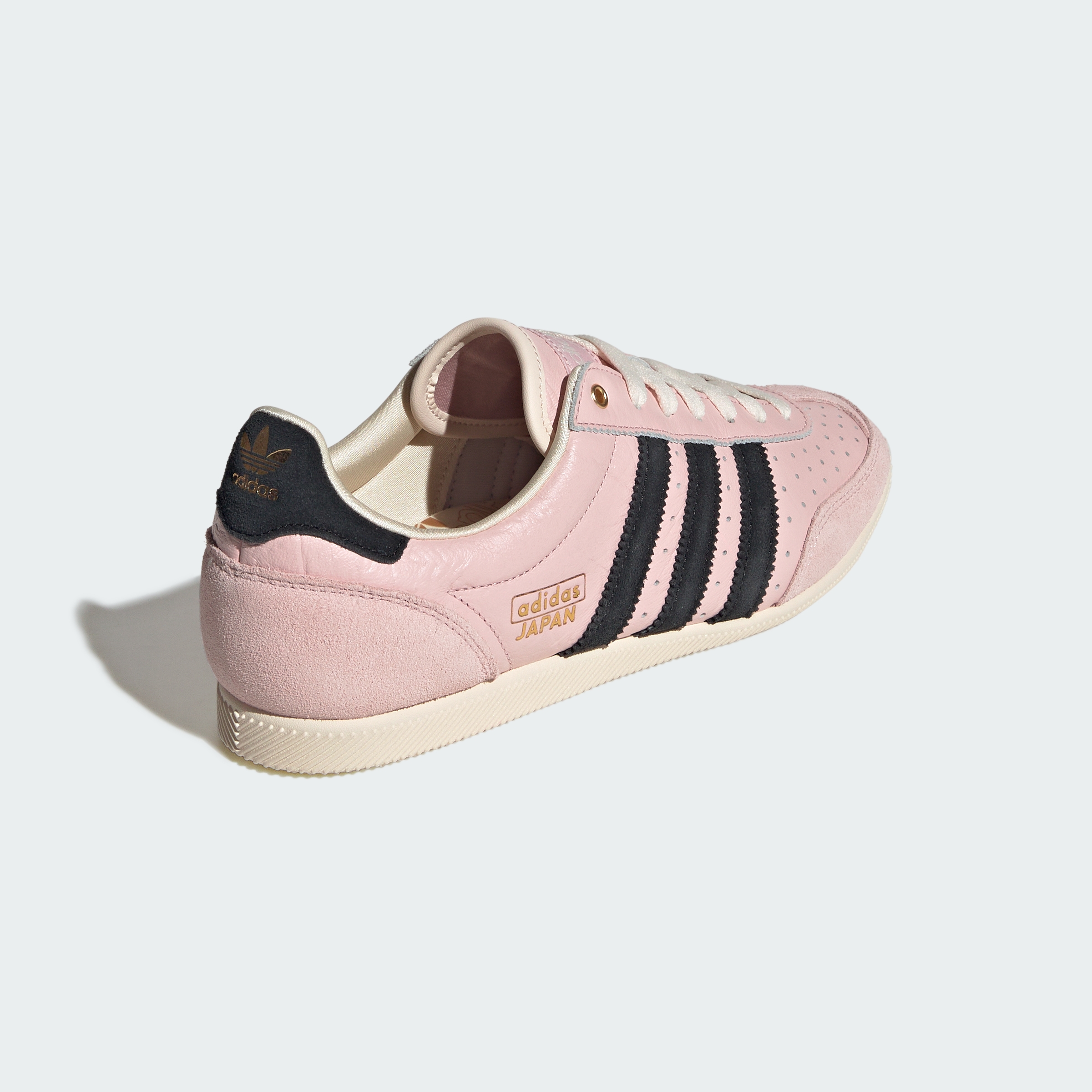 https://assets.adidas.com/images//a1d67d0c50da46708842baa9f705094d_9366/IH1620_05_standard.jpg