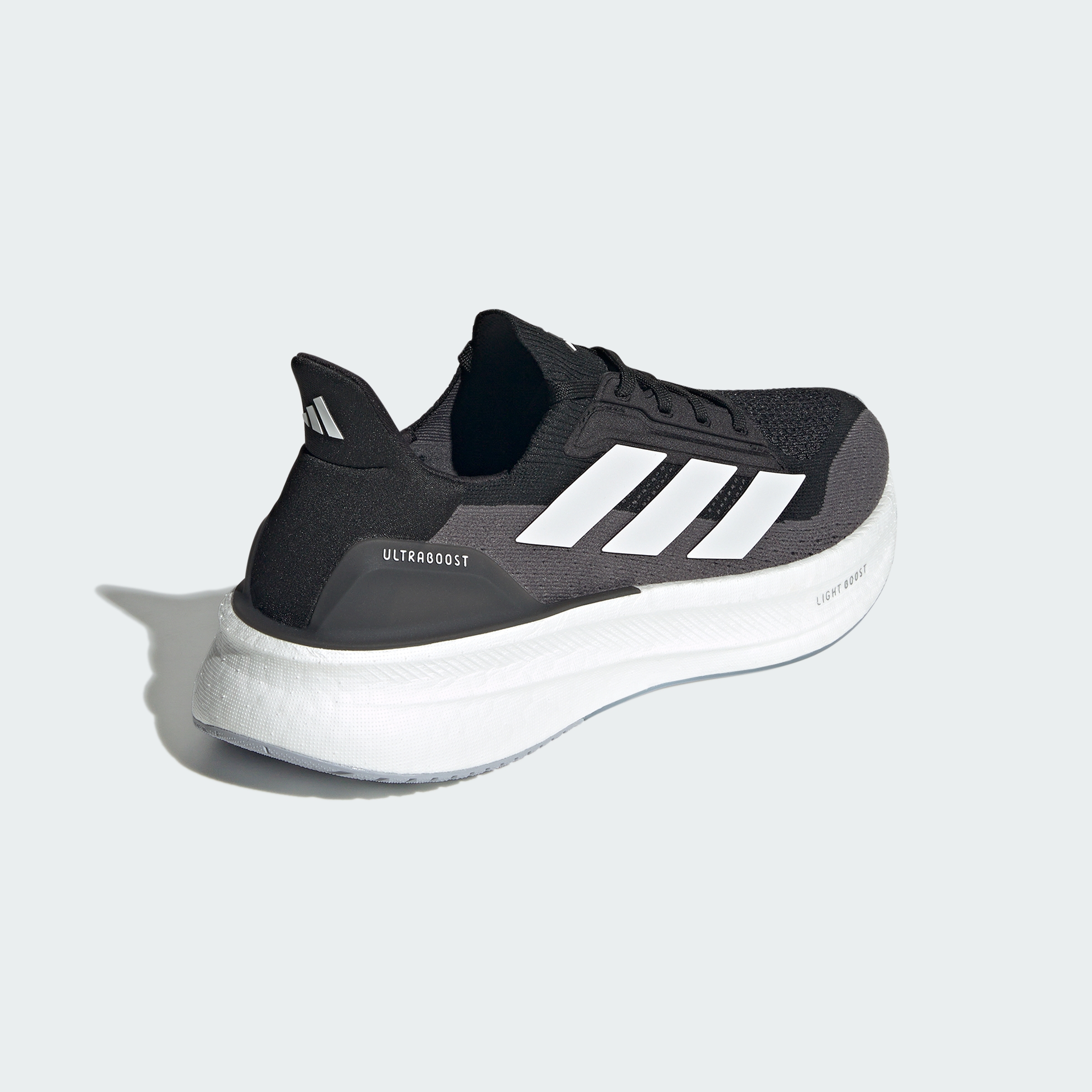 https://assets.adidas.com/images//e71ae18cbc404a46a92488aca16d21ae_9366/IH3110_05_standard.jpg