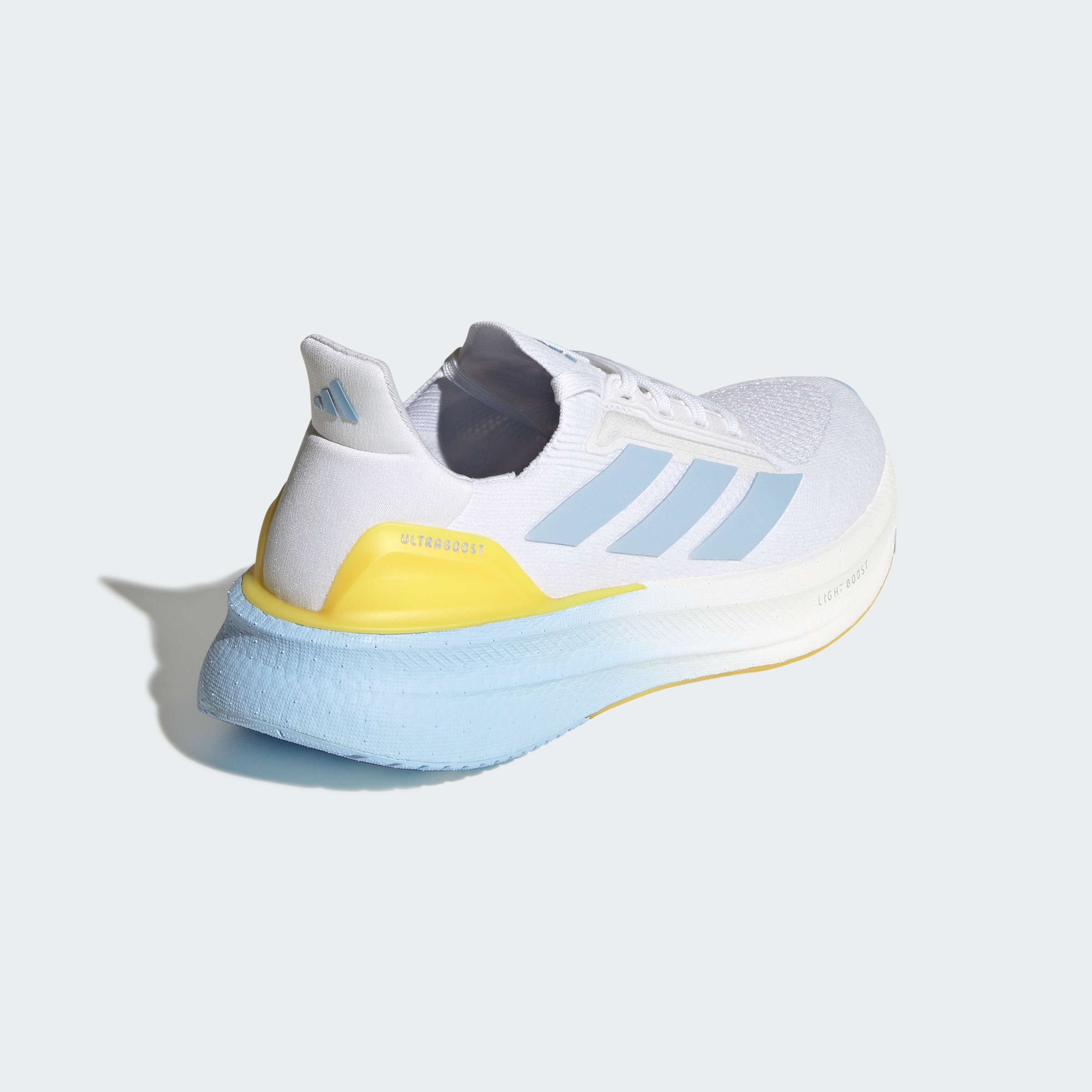 https://assets.adidas.com/images//d00b48e003ae49f4b7eae0ee87cb4ab4_9366/IH4006_05_standard.jpg