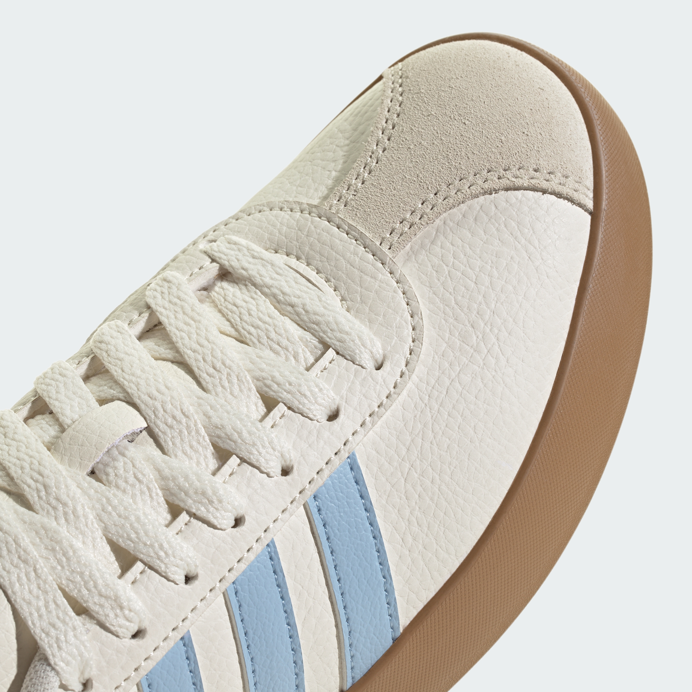 https://assets.adidas.com/images//56e58e606f5e4f88b2b2d077f83265fc_9366/IH4021_41_detail.jpg