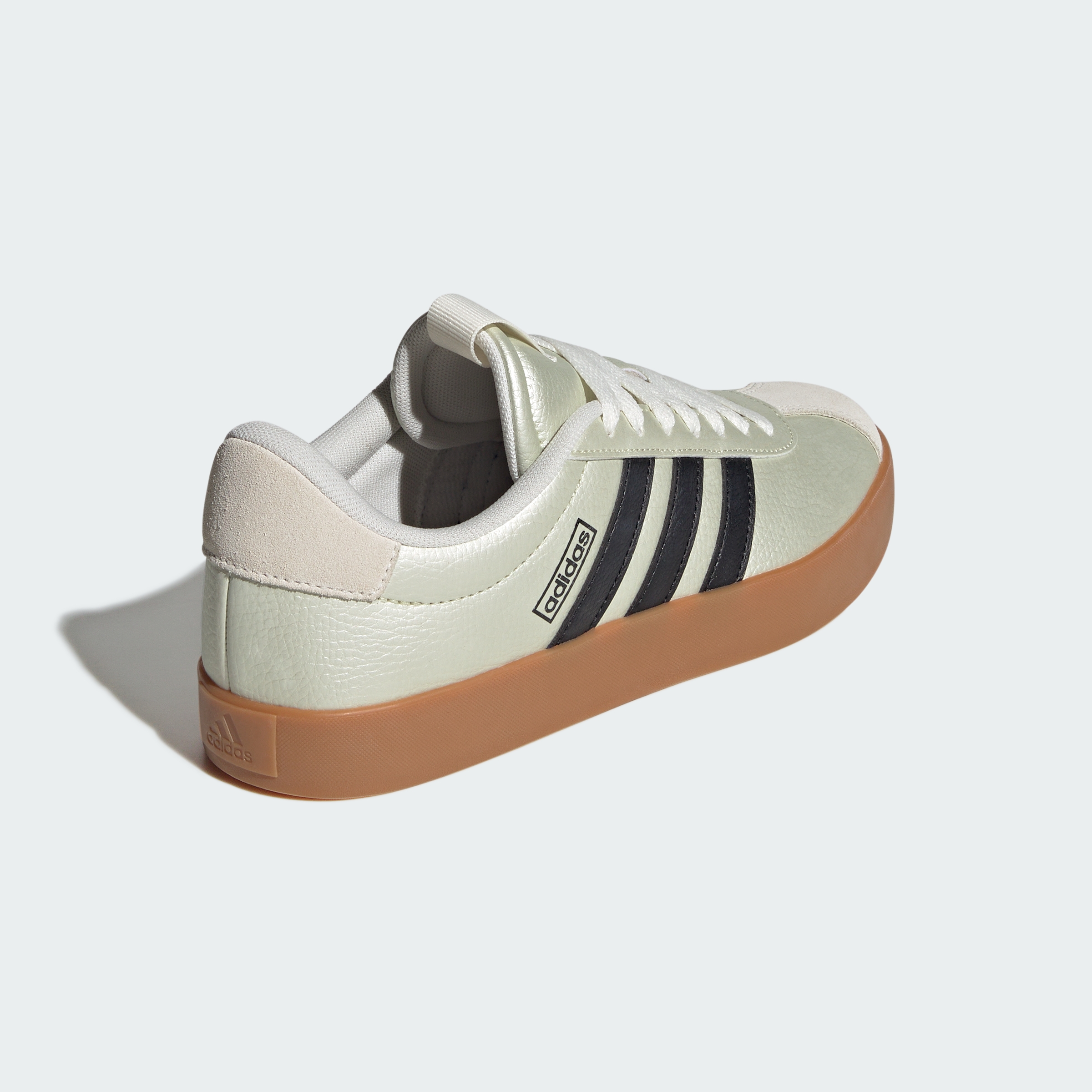 https://assets.adidas.com/images//fb0ecd55b2964fed904e9ed617d5d6b1_9366/IH4024_05_standard.jpg