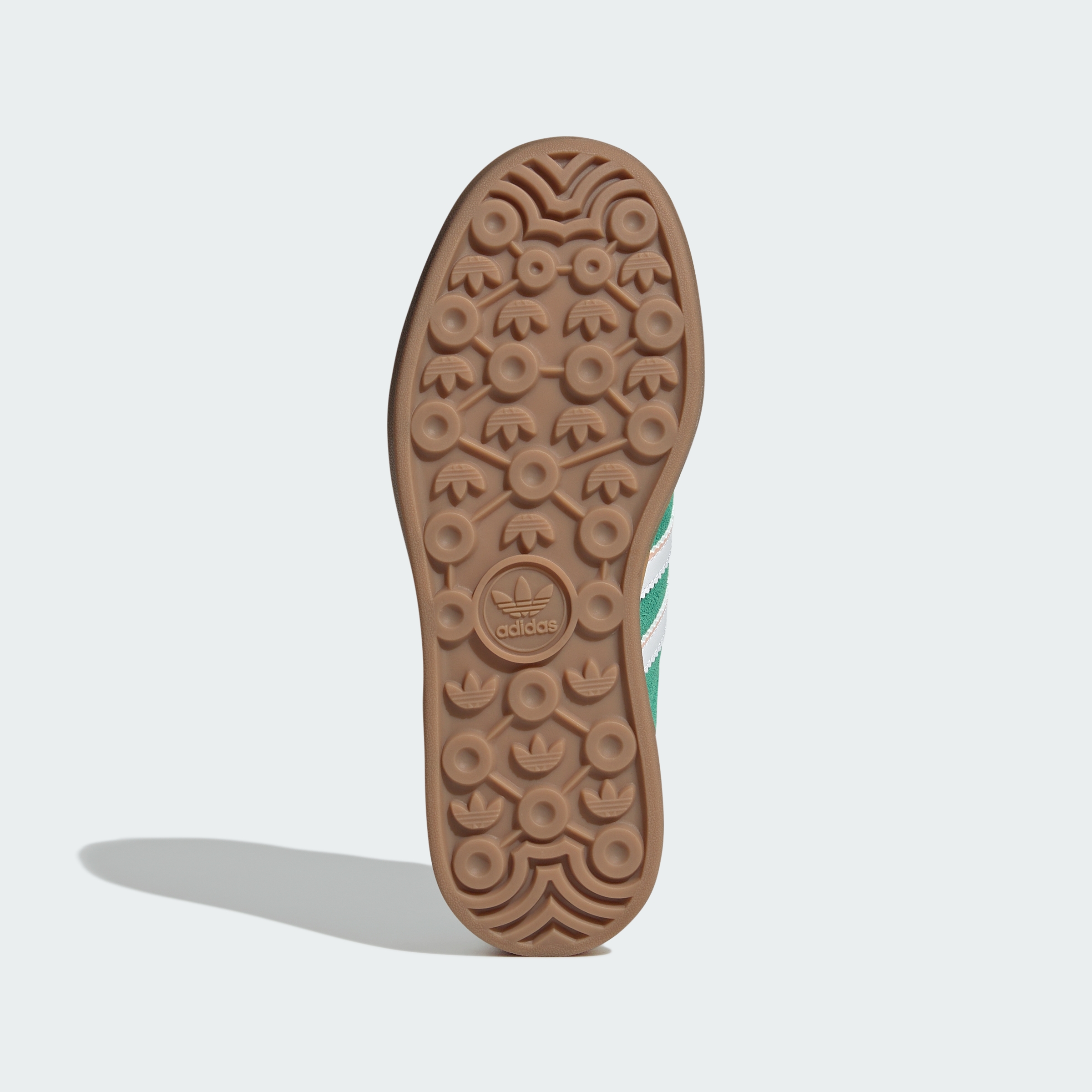 https://assets.adidas.com/images//2494a378cdc44a87875008e84e38d07b_9366/IH6455_03_standard.jpg