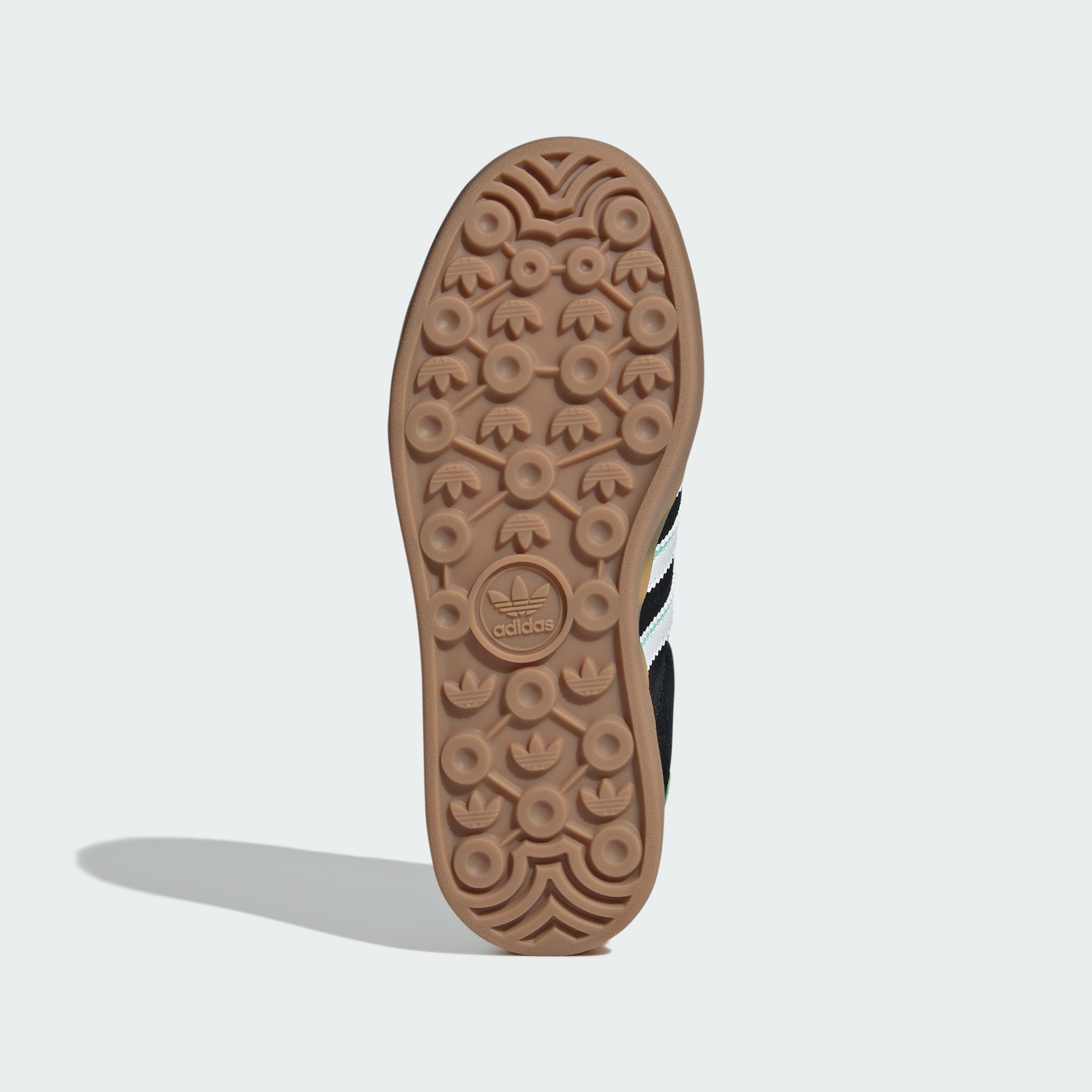 https://assets.adidas.com/images//928a3f452f7443c2b23cbb428459bbe6_9366/IH6456_03_standard.jpg