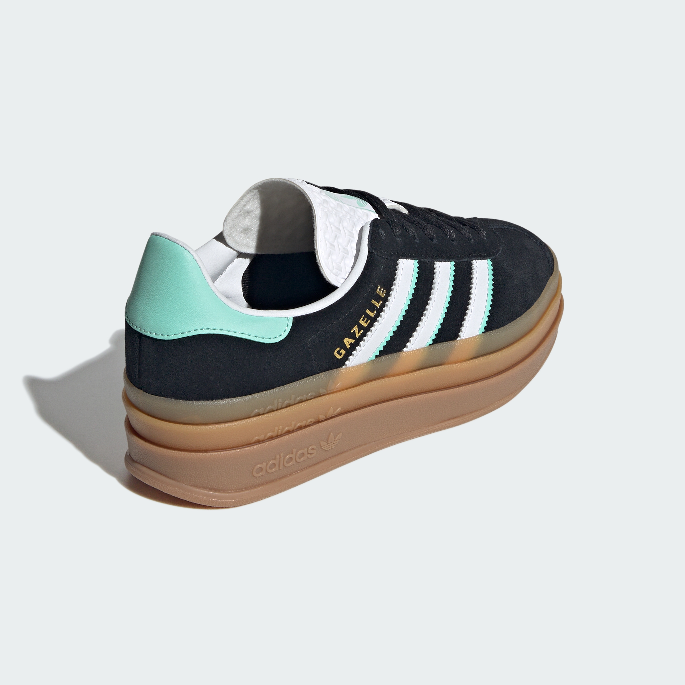 https://assets.adidas.com/images//d1d5f8a78c9541bda0ecaf728acb2d28_9366/IH6456_05_standard.jpg