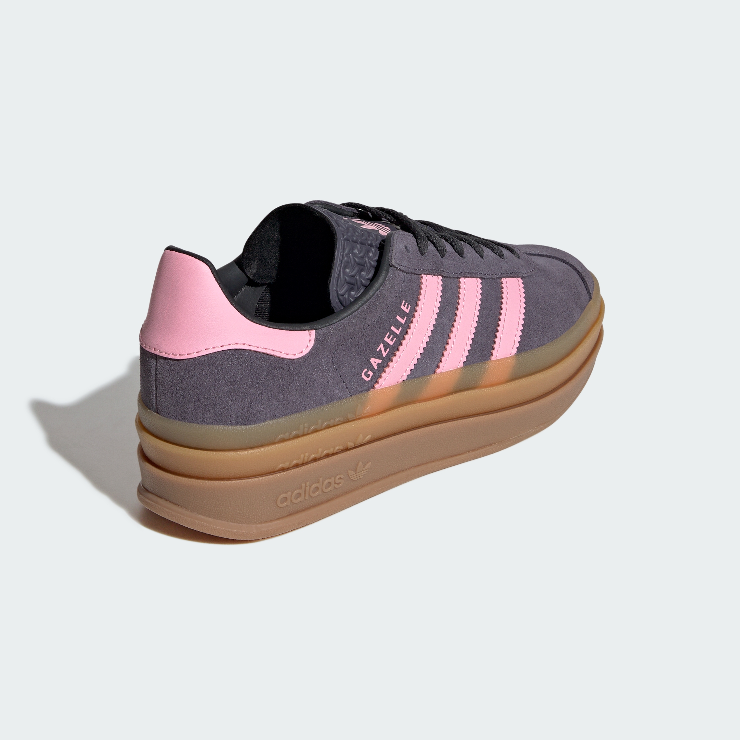 https://assets.adidas.com/images//00b594d003c3433d924cf973b3094c8c_9366/IH6459_05_standard.jpg