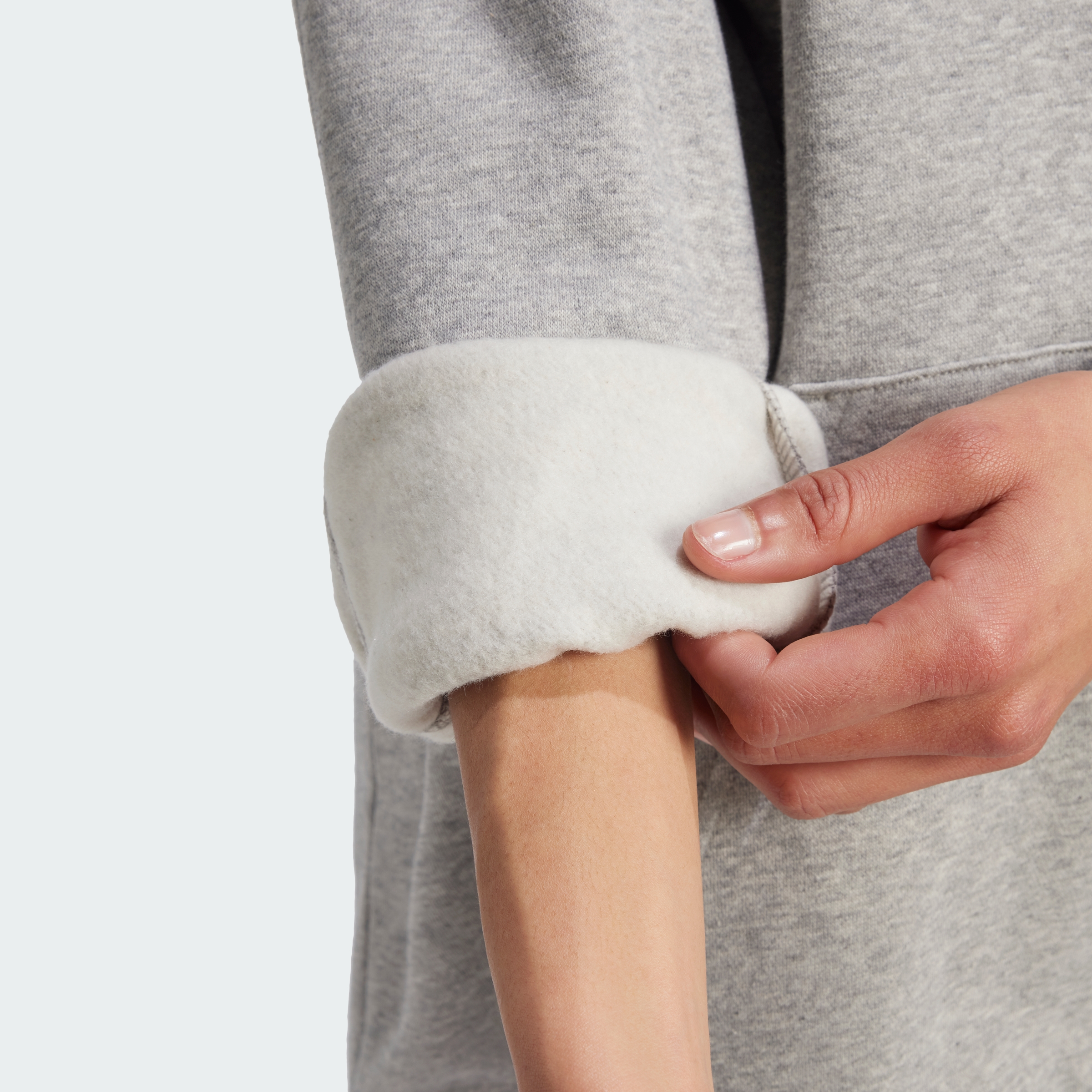 https://assets.adidas.com/images//6f6d69ba8fde40bf9a7179d53df5aa18_9366/IY7345_42_detail.jpg