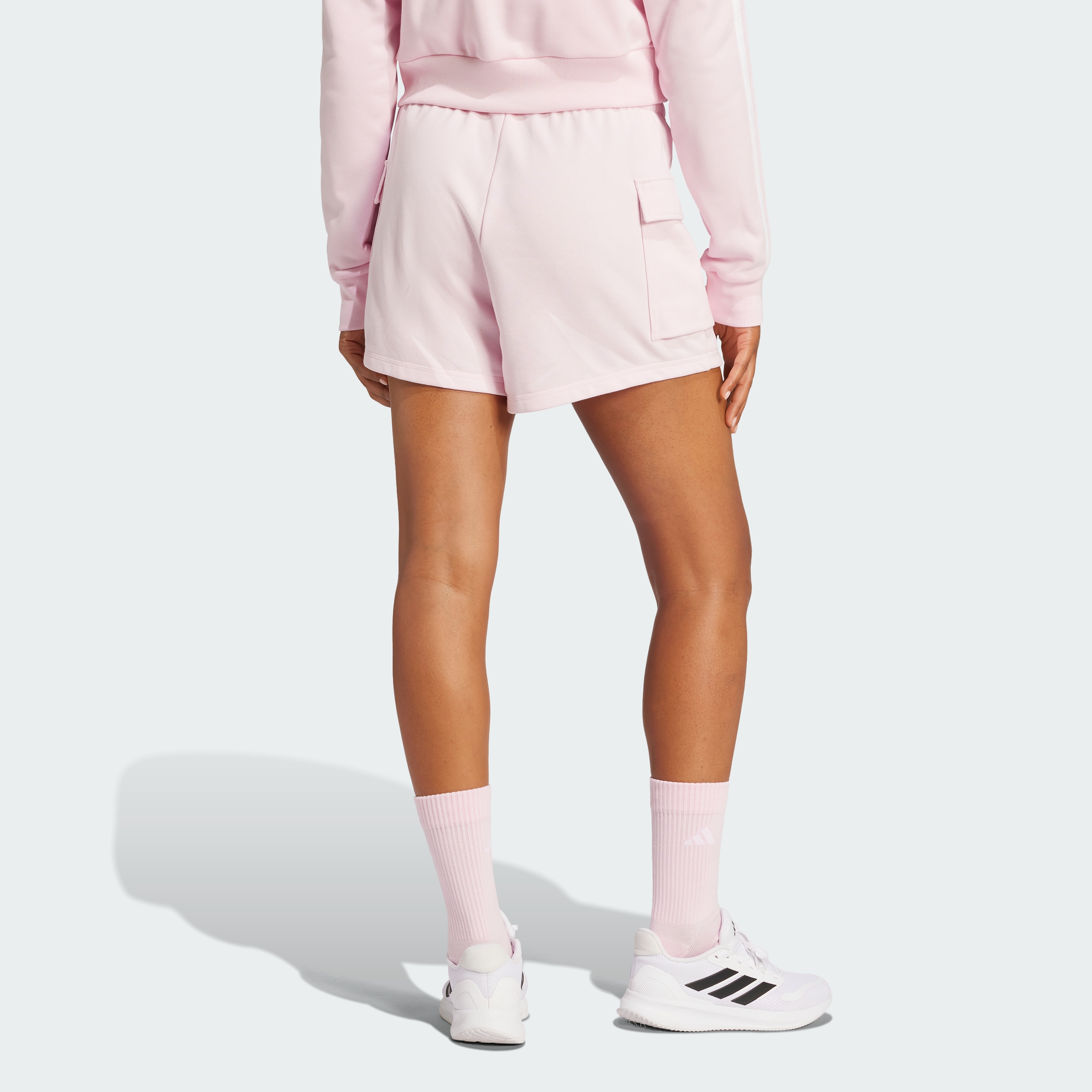 https://assets.adidas.com/images//9889df89f4dc41e896add14b2348d4d2_9366/JC5936_23_hover_model.jpg