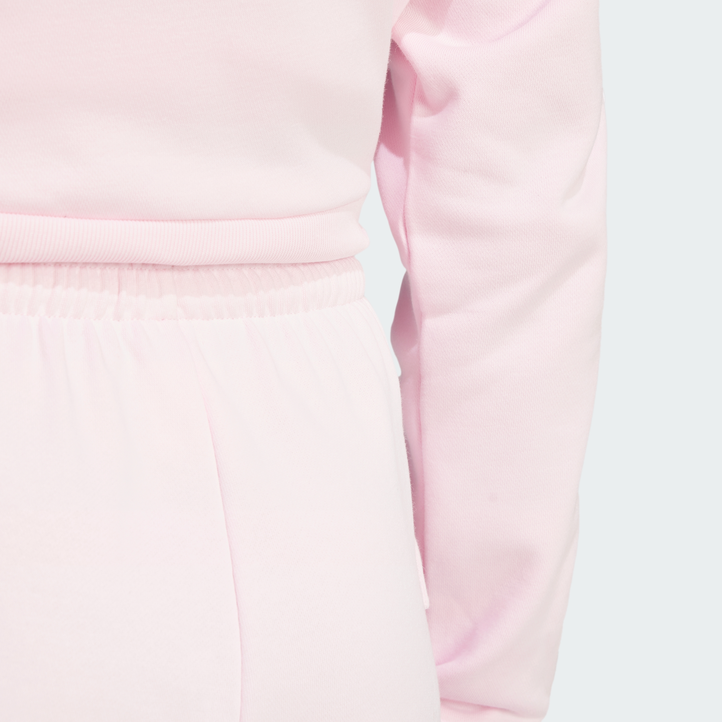 https://assets.adidas.com/images//21b662042b6246aca6eaac6427c8646a_9366/JC5936_42_detail.jpg