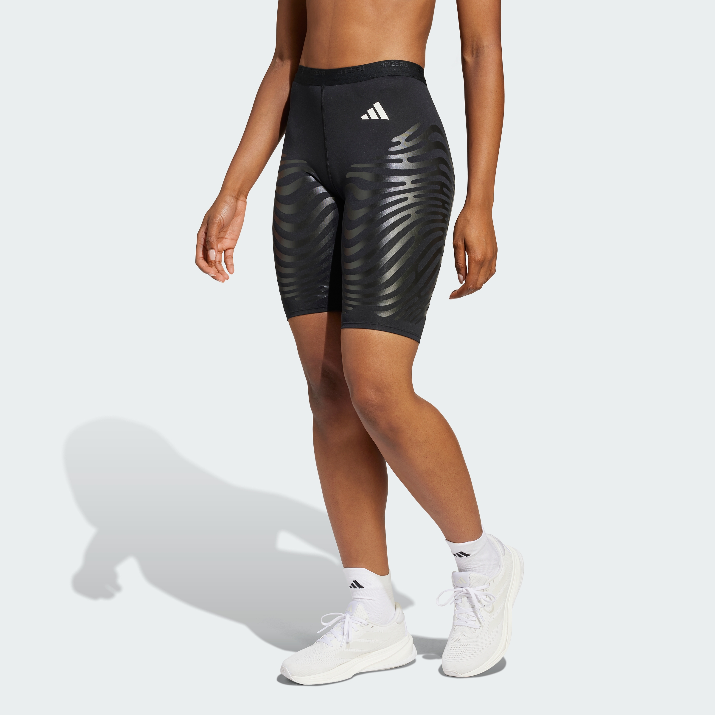 https://assets.adidas.com/images/5252c93b53634b379e2ed7cfc81ee813_9366/JC7665_000_plp_model.jpgJC7665_000_plp_model.jpg