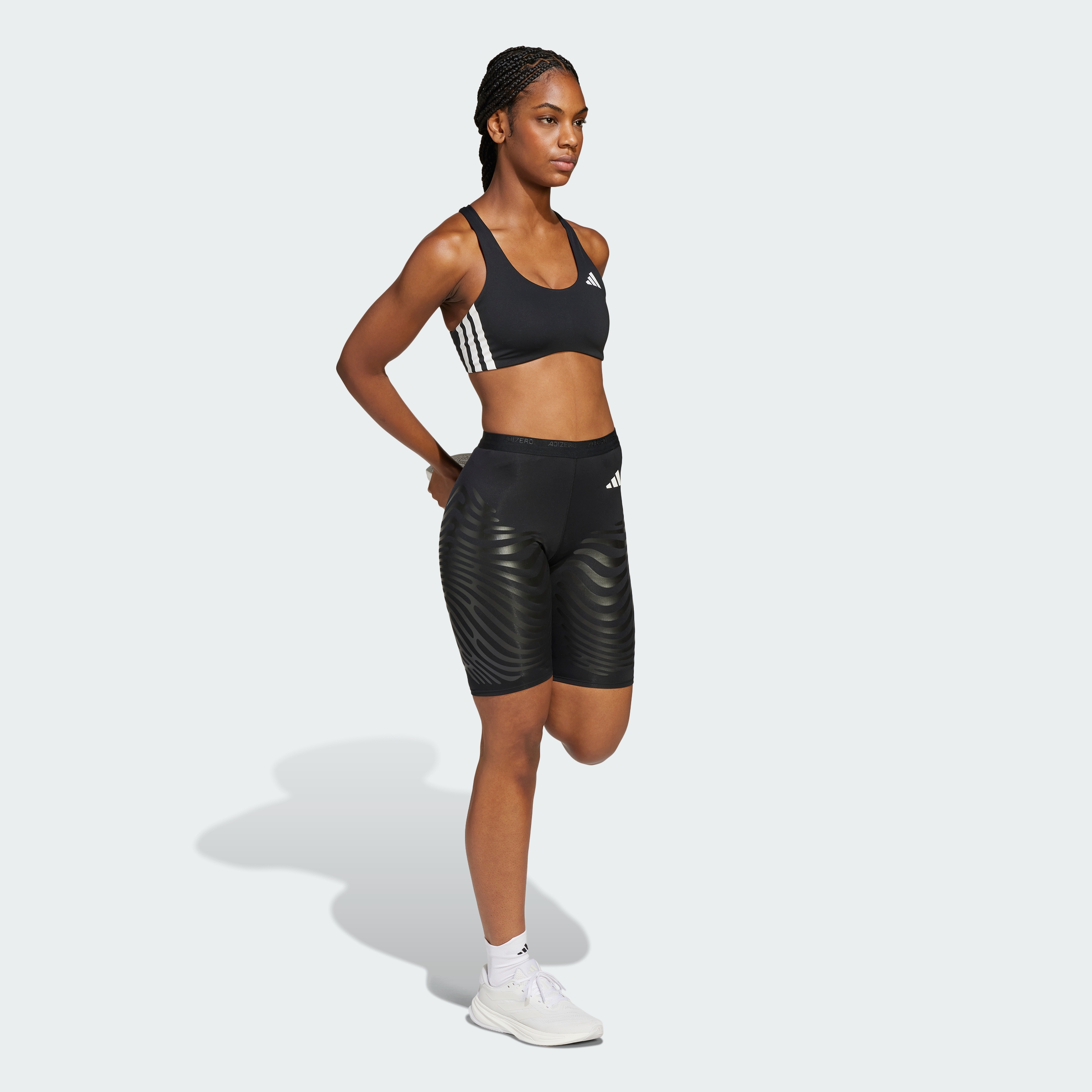 https://assets.adidas.com/images//b67ca0599d3c4b1f9adccfbab1ae4801_9366/JC7665_25_model.jpg