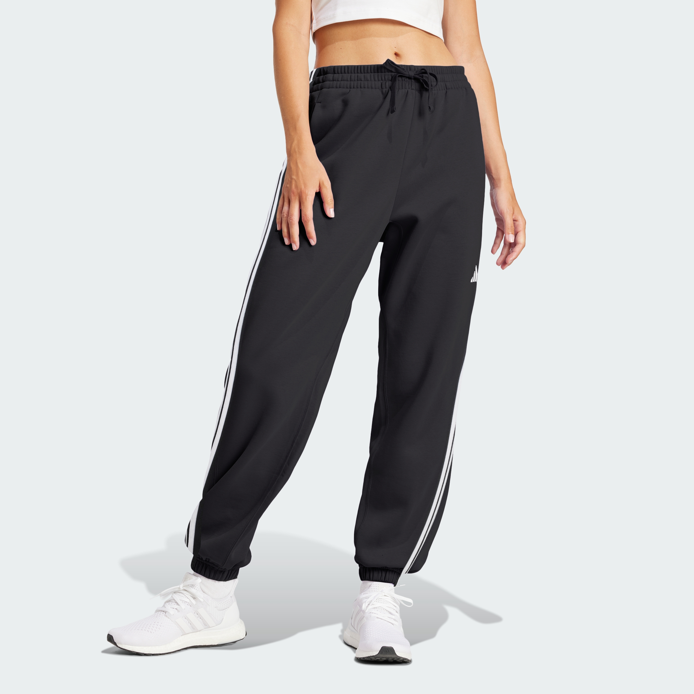 https://assets.adidas.com/images/121ea4e98d2041b3a0cebcc8c6c089be_9366/JD5302_000_plp_model.jpgJD5302_000_plp_model.jpg