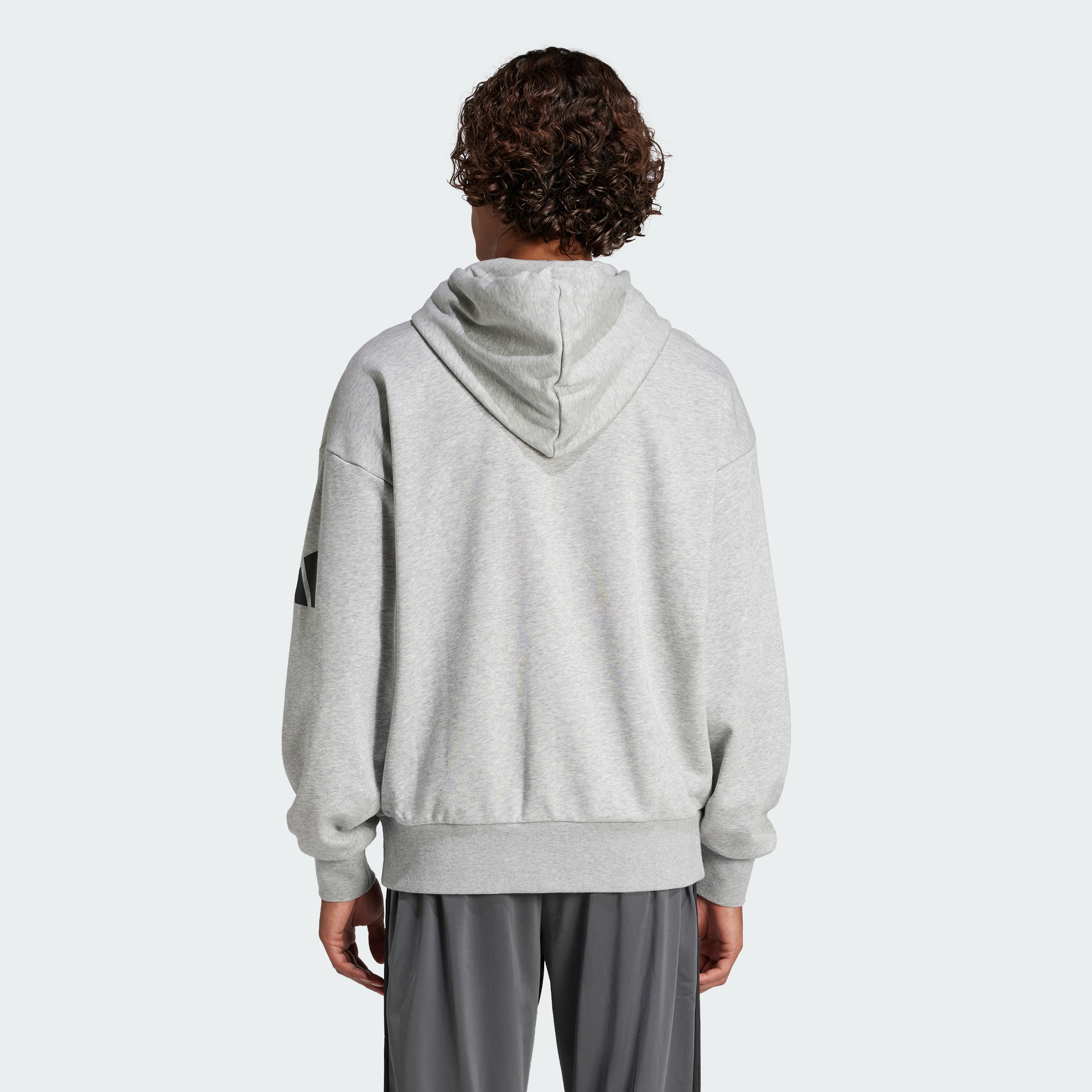 https://assets.adidas.com/images//8665b938b6a54513900784a7403f368a_9366/JF3591_23_hover_model.jpg