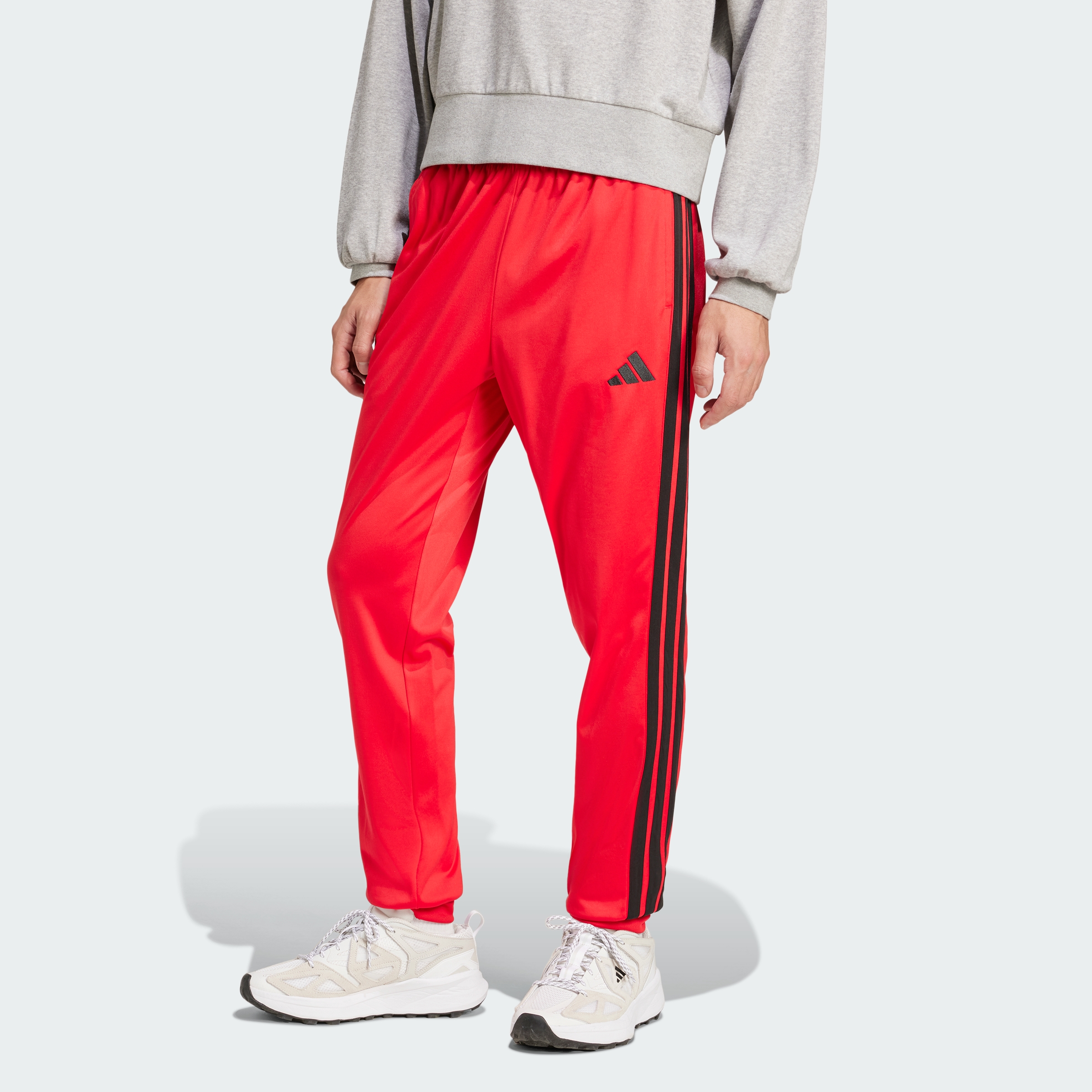 https://assets.adidas.com/images/1cde6eac242a4835ae60312cf6b404ae_9366/JI8814_000_plp_model.jpgJI8814_000_plp_model.jpg