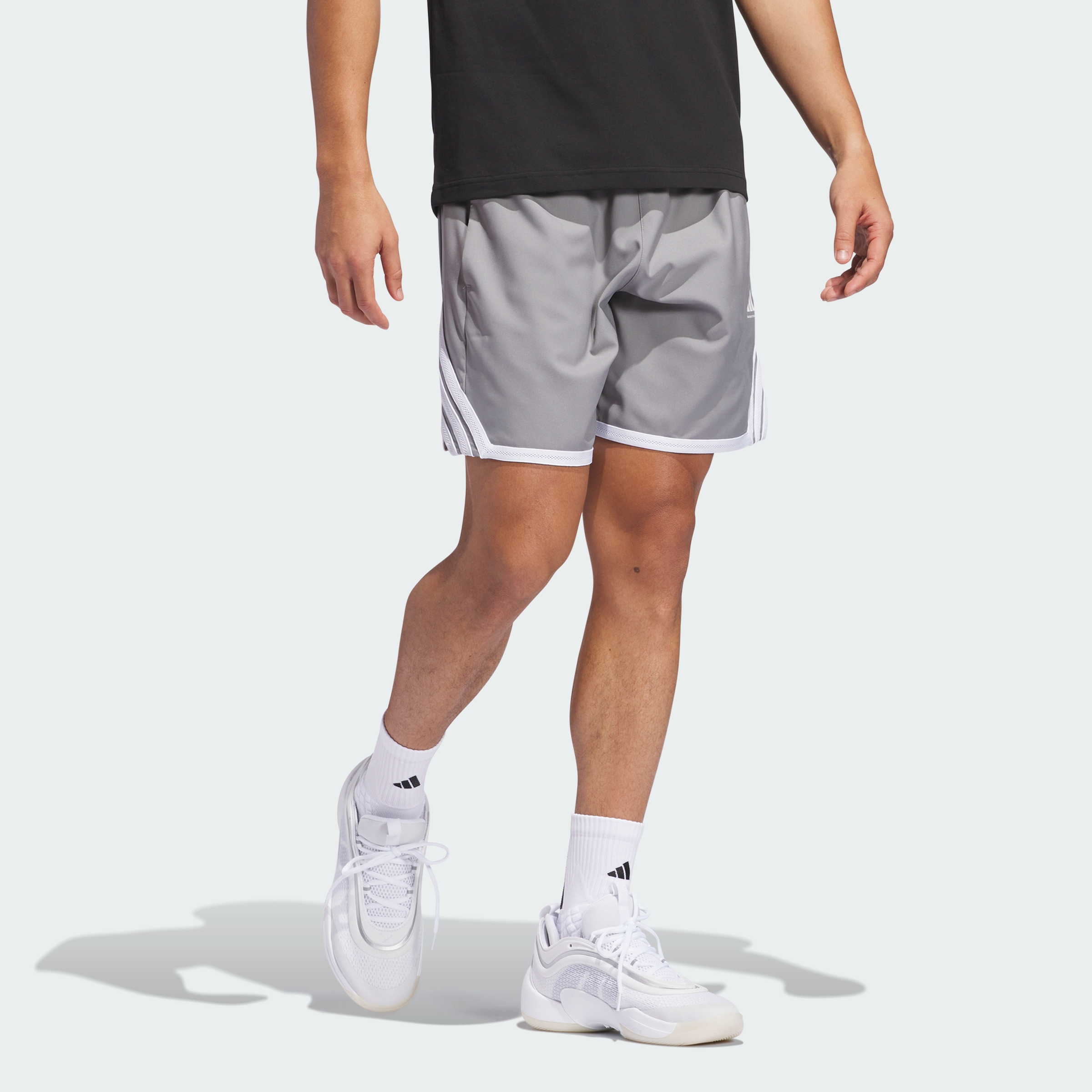 https://assets.adidas.com/images//51eab2ec91a44631a727a27271fc8d59_9366/JN0326_25_model.jpg