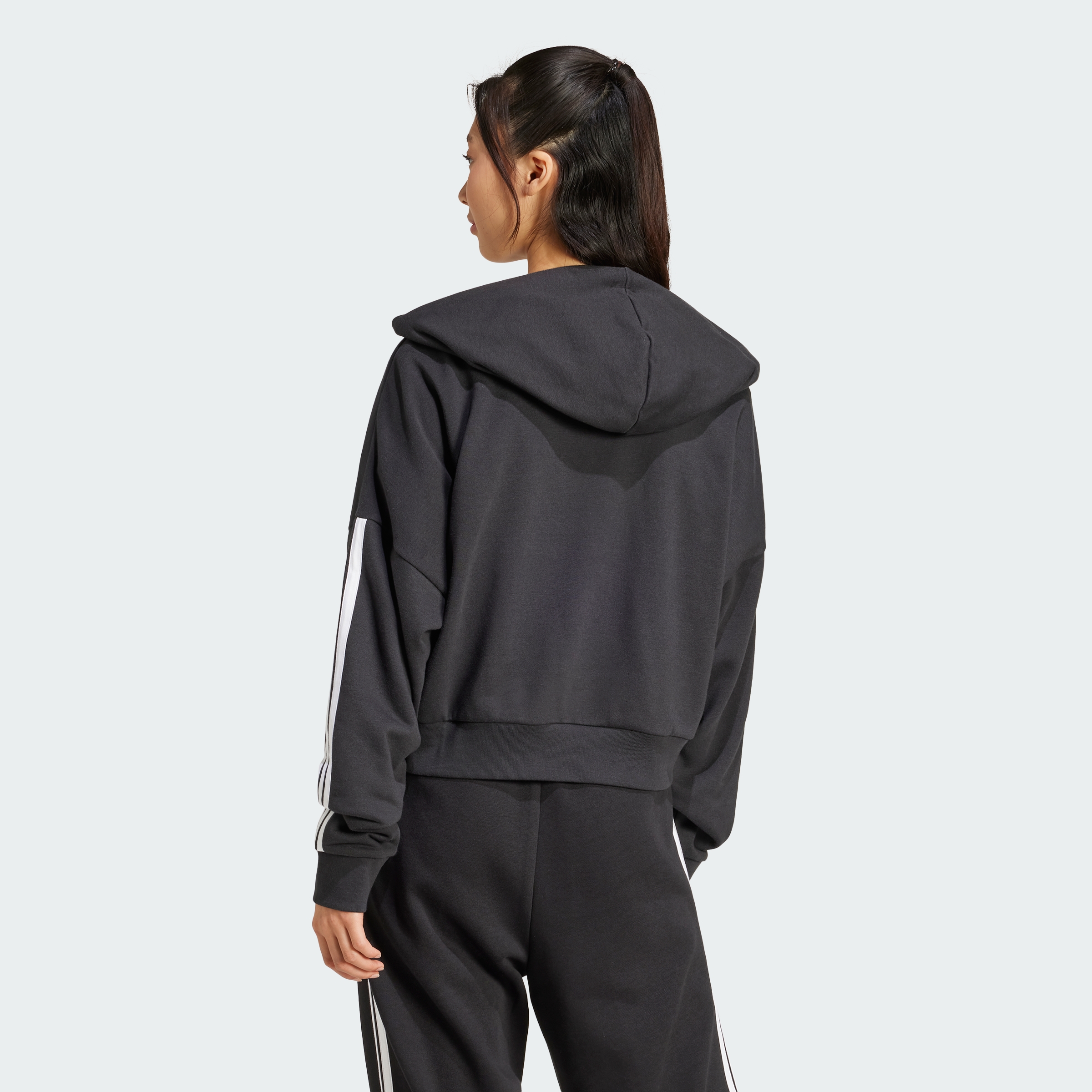 https://assets.adidas.com/images//81365980e6154cd5bcd4b54e50e595a9_9366/JN1956_23_hover_model.jpg