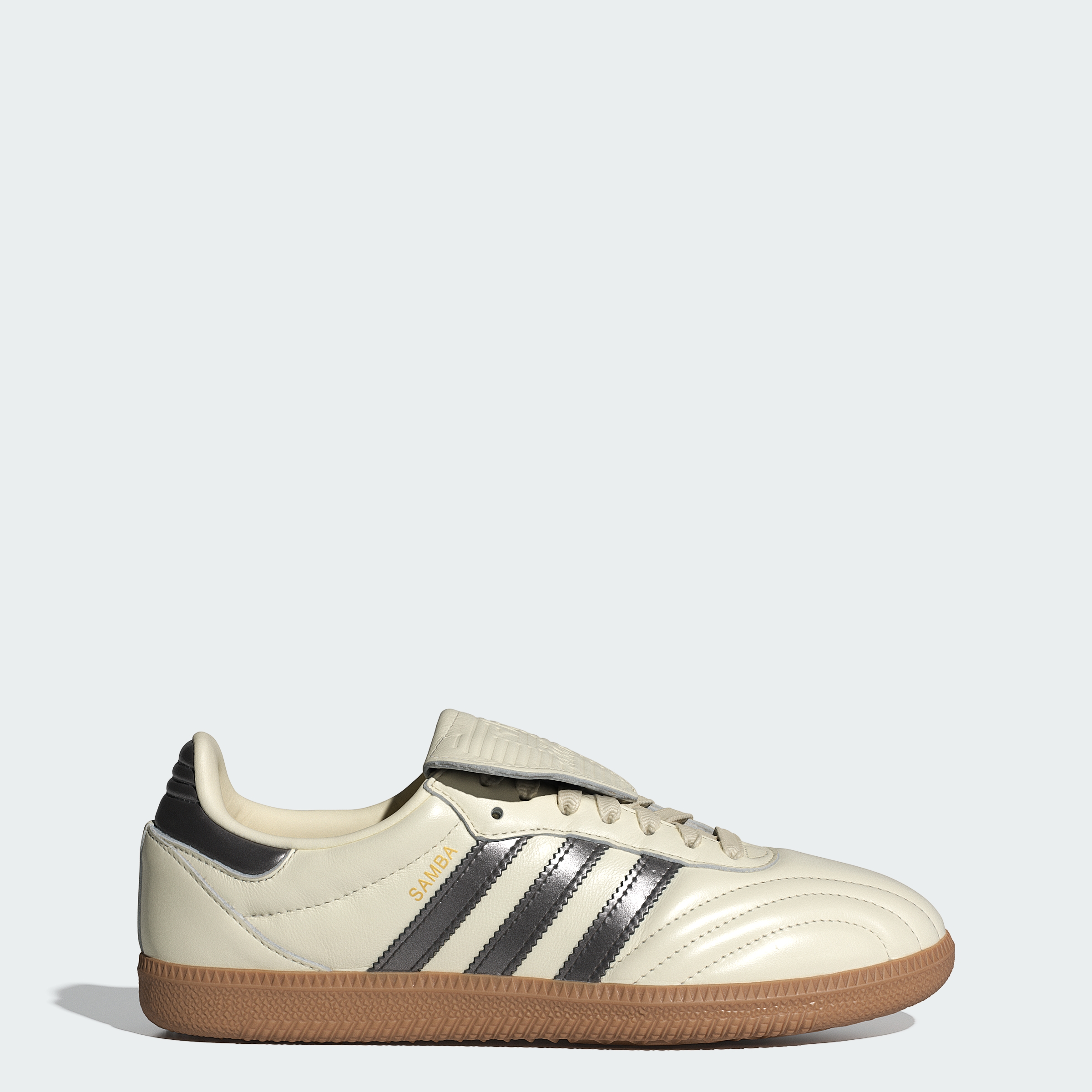 https://assets.adidas.com/images/d877795bde27435fac29e1f49a014175_9366/JP6143_00_plp_standard.jpgJP6143_00_plp_standard.jpg