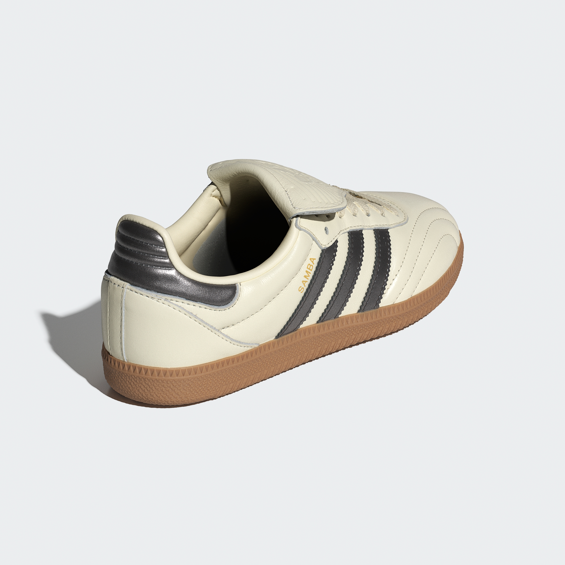 https://assets.adidas.com/images//38263b2930074db7bf8bbcff5c48455e_9366/JP6143_05_standard.jpg