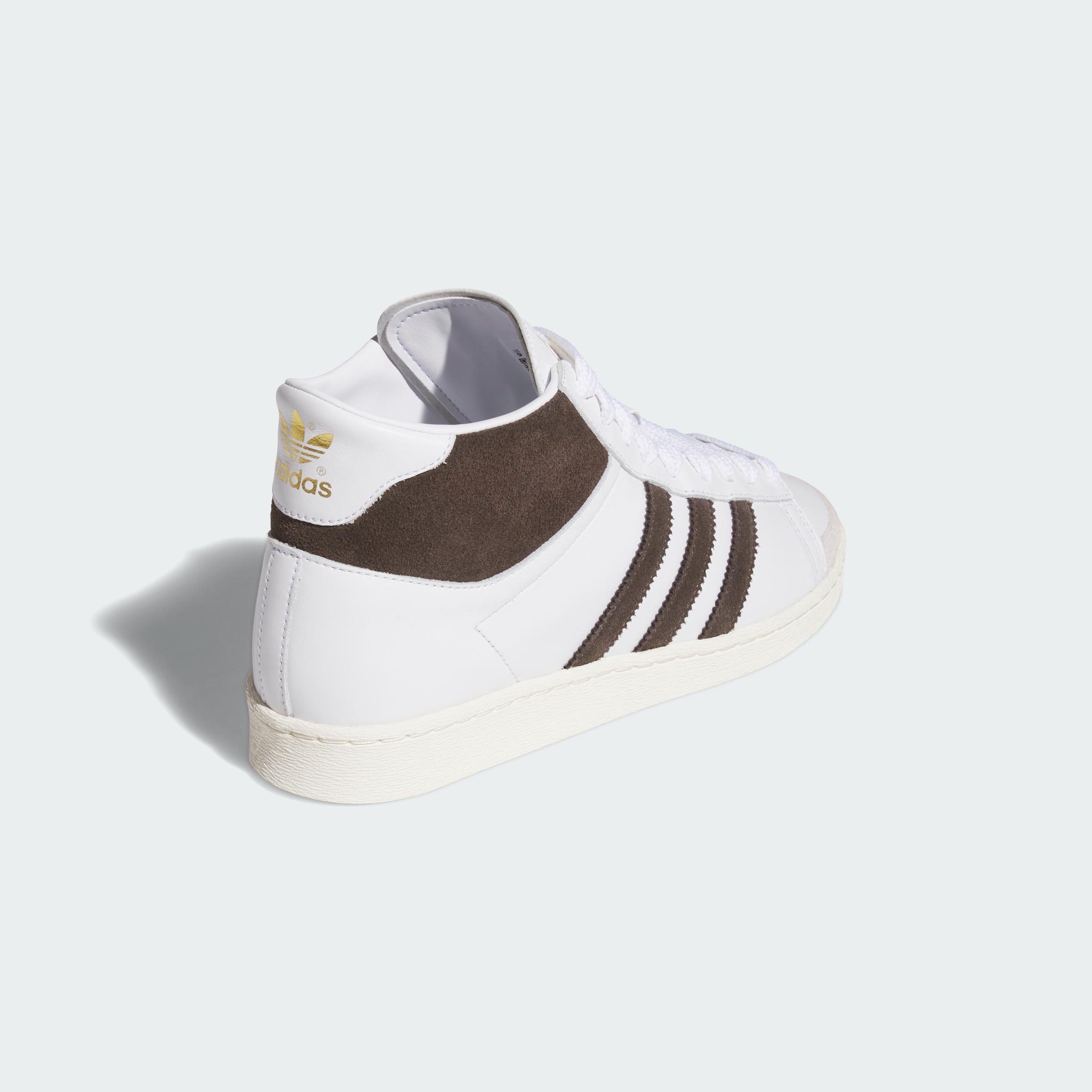 https://assets.adidas.com/images//eeedff4b39174b888ef71af42fbfdddb_9366/JP6497_05_standard.jpg