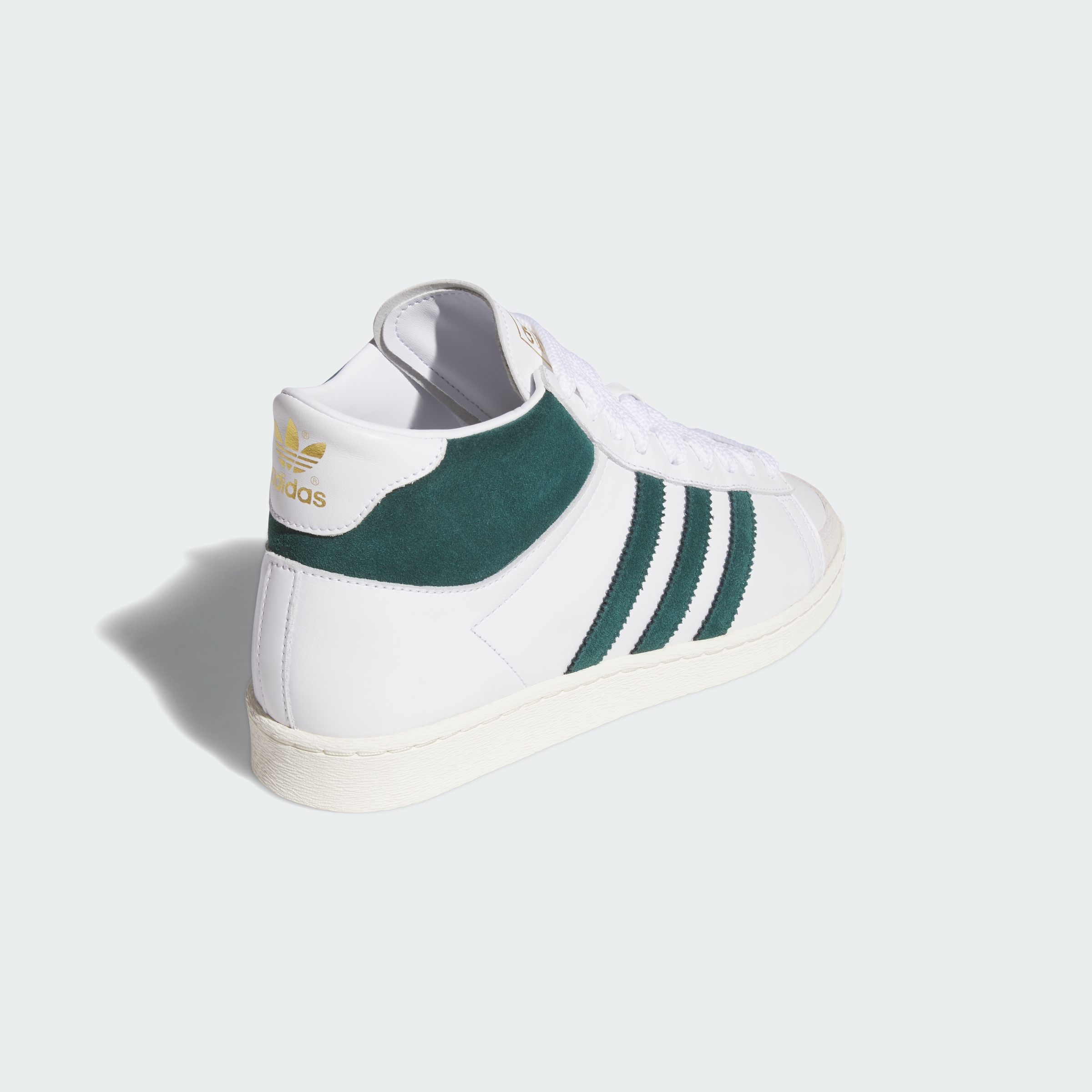 https://assets.adidas.com/images//e429e7d077b3422e8af6685d056796f6_9366/JP6498_05_standard.jpg