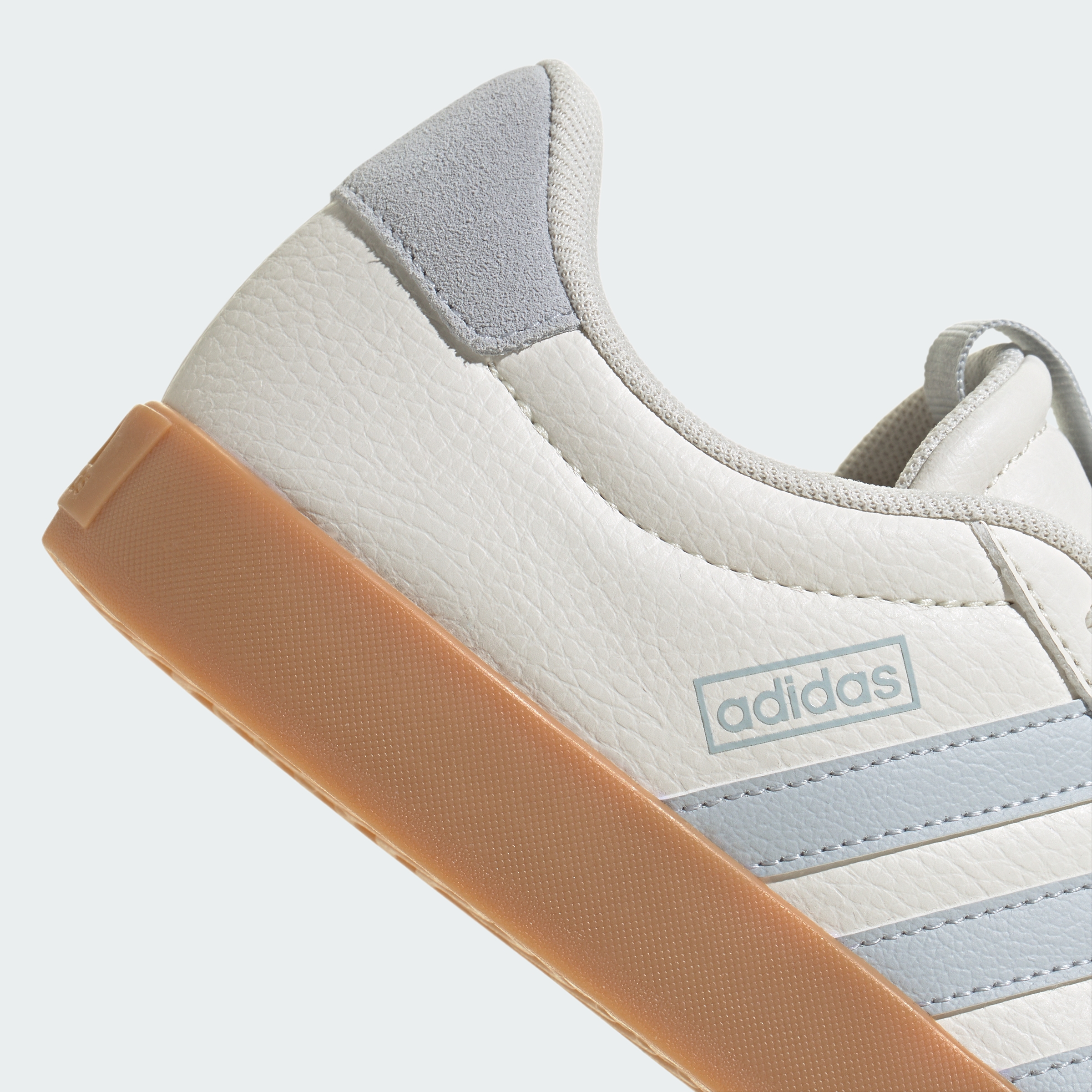 https://assets.adidas.com/images//270e5652824841008c2be675081bdd02_9366/JP6913_41_detail.jpg