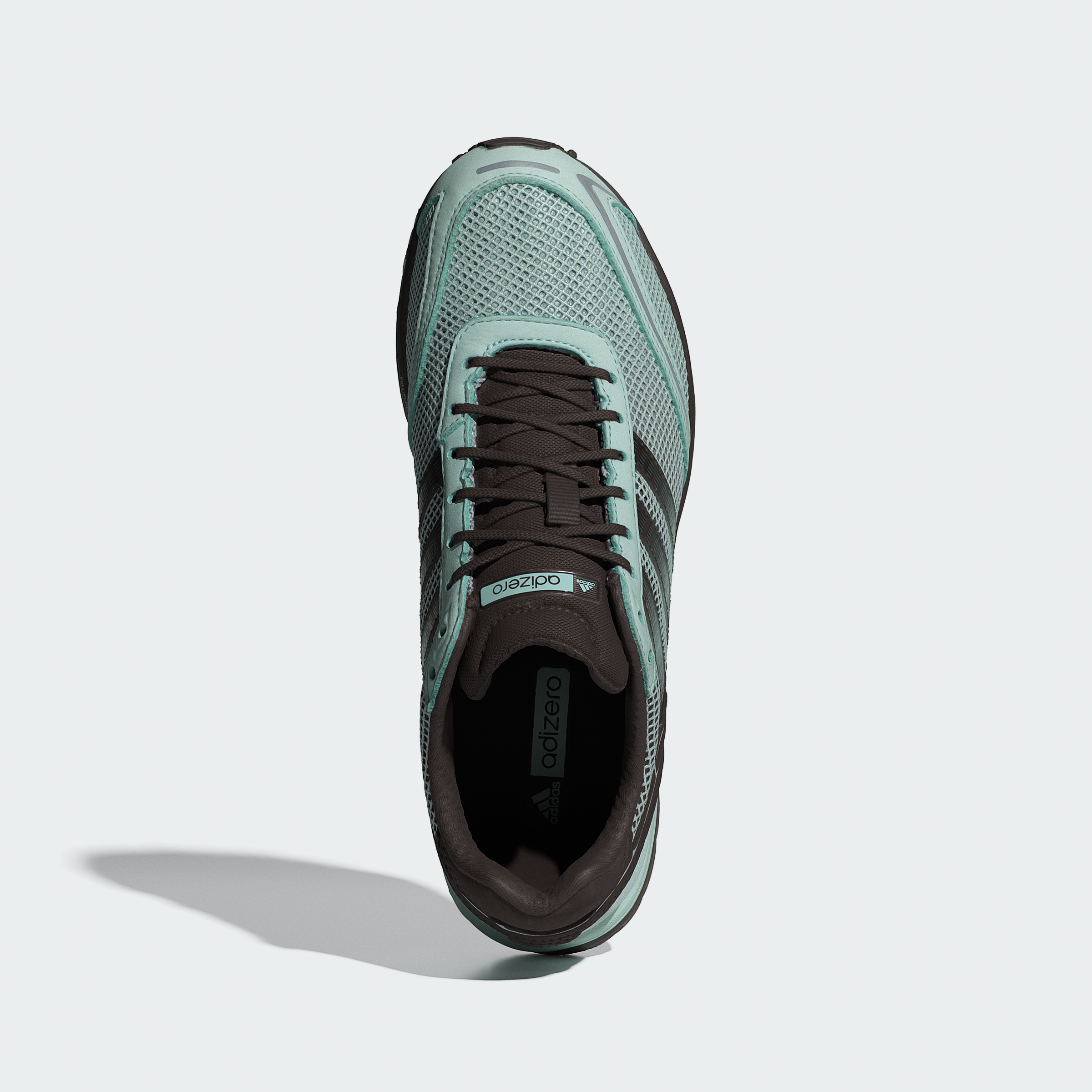 https://assets.adidas.com/images//d8d3b108b75b48329a88d45e3e153896_9366/JQ1787_02_standard.jpg