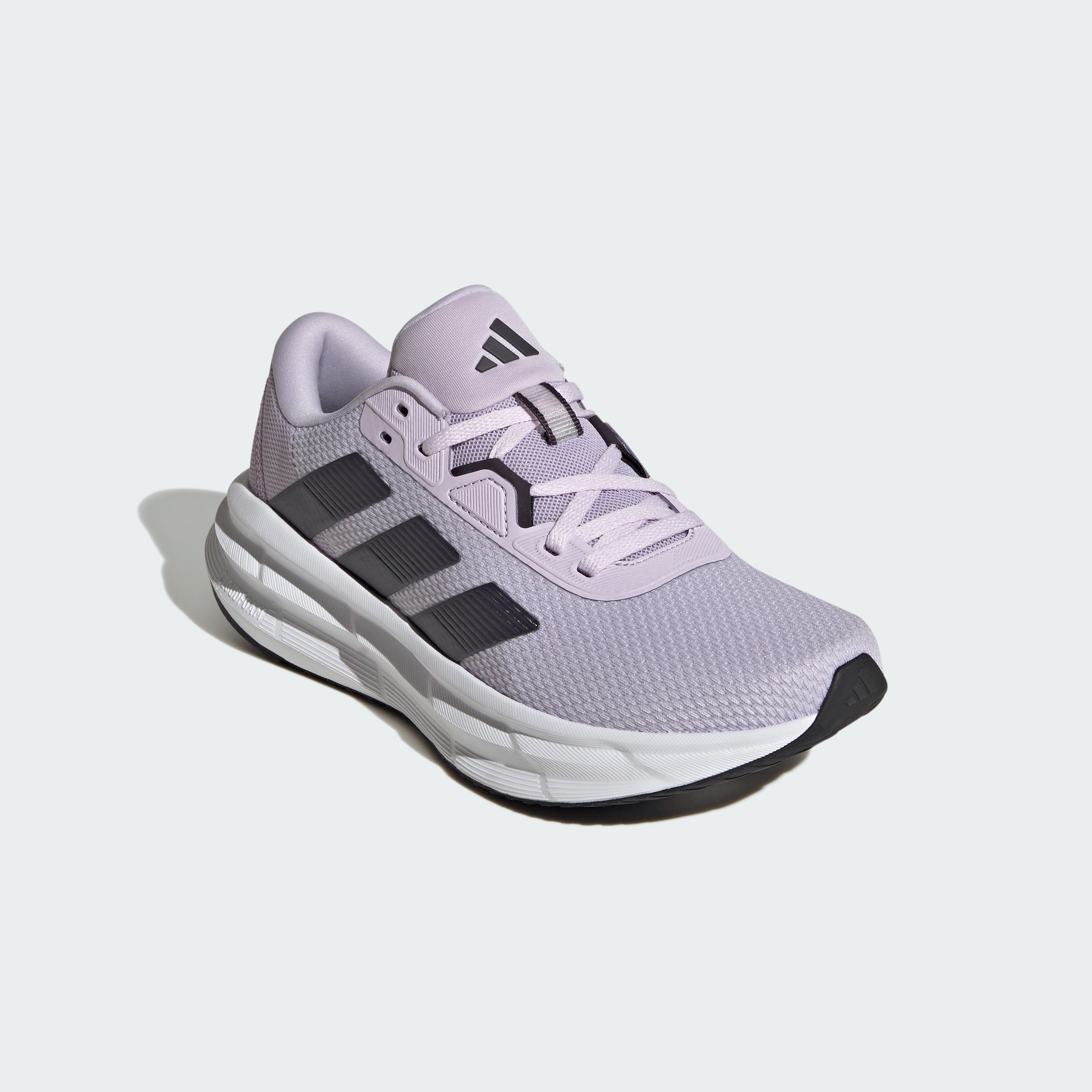 https://assets.adidas.com/images//3be0a0af16b64dd3aa5625ad7c6b81e8_9366/JQ3324_04_standard.jpg