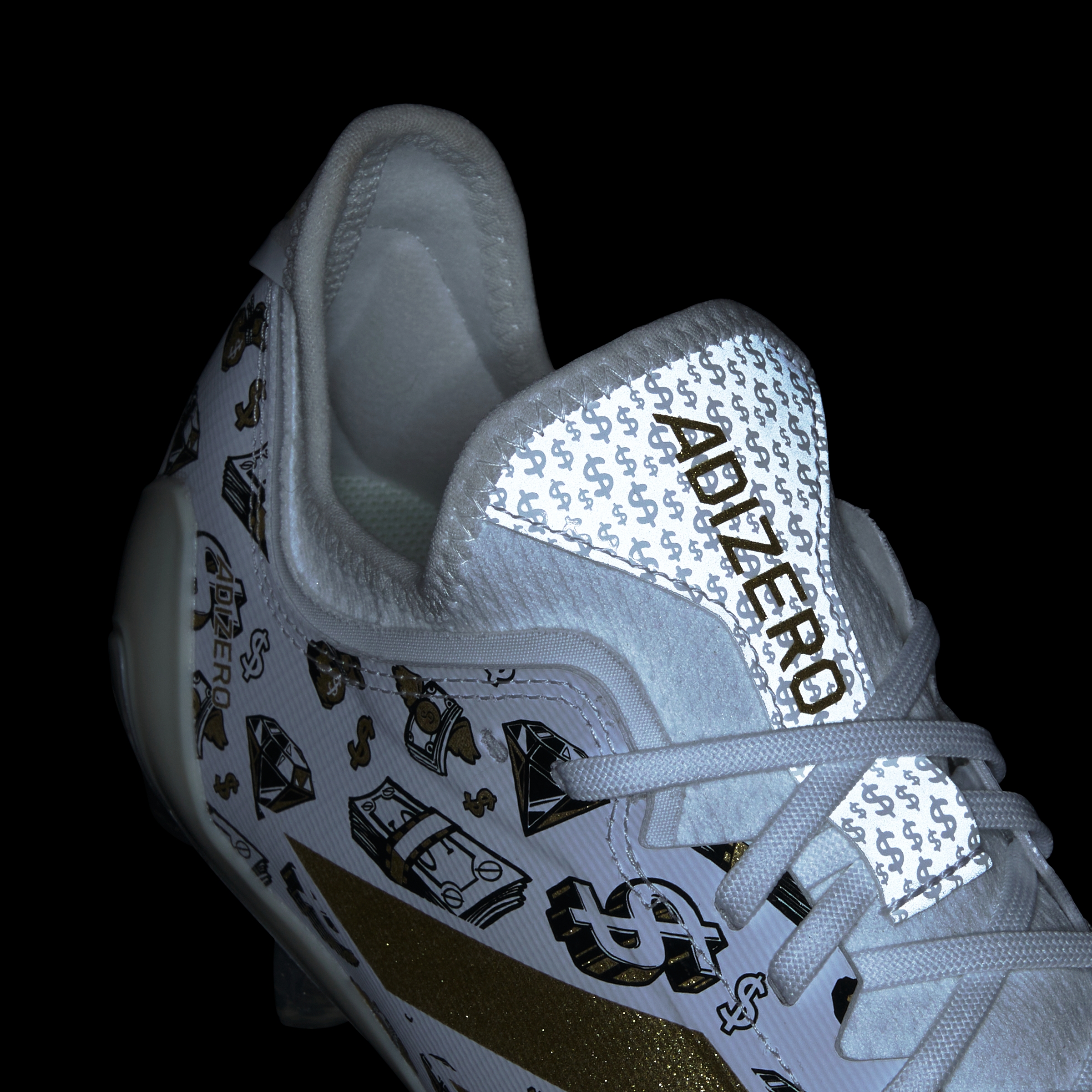 https://assets.adidas.com/images//e4aa83bc1c4b4408b3f18e1e01827845_9366/JQ3992_16_hover_standard.jpg