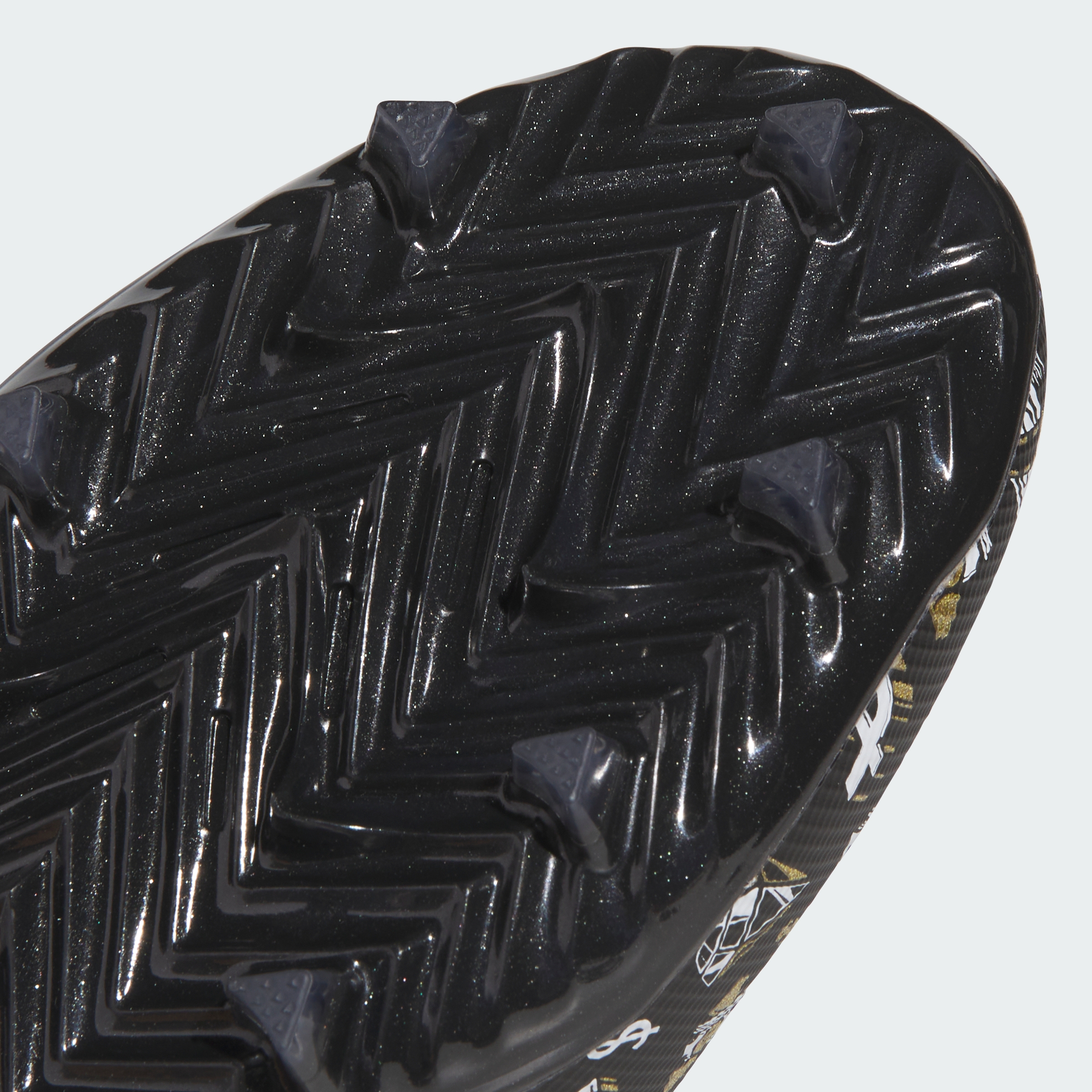 https://assets.adidas.com/images//df22fefee770447fac5294a1d71669d1_9366/JQ3993_41_detail.jpg