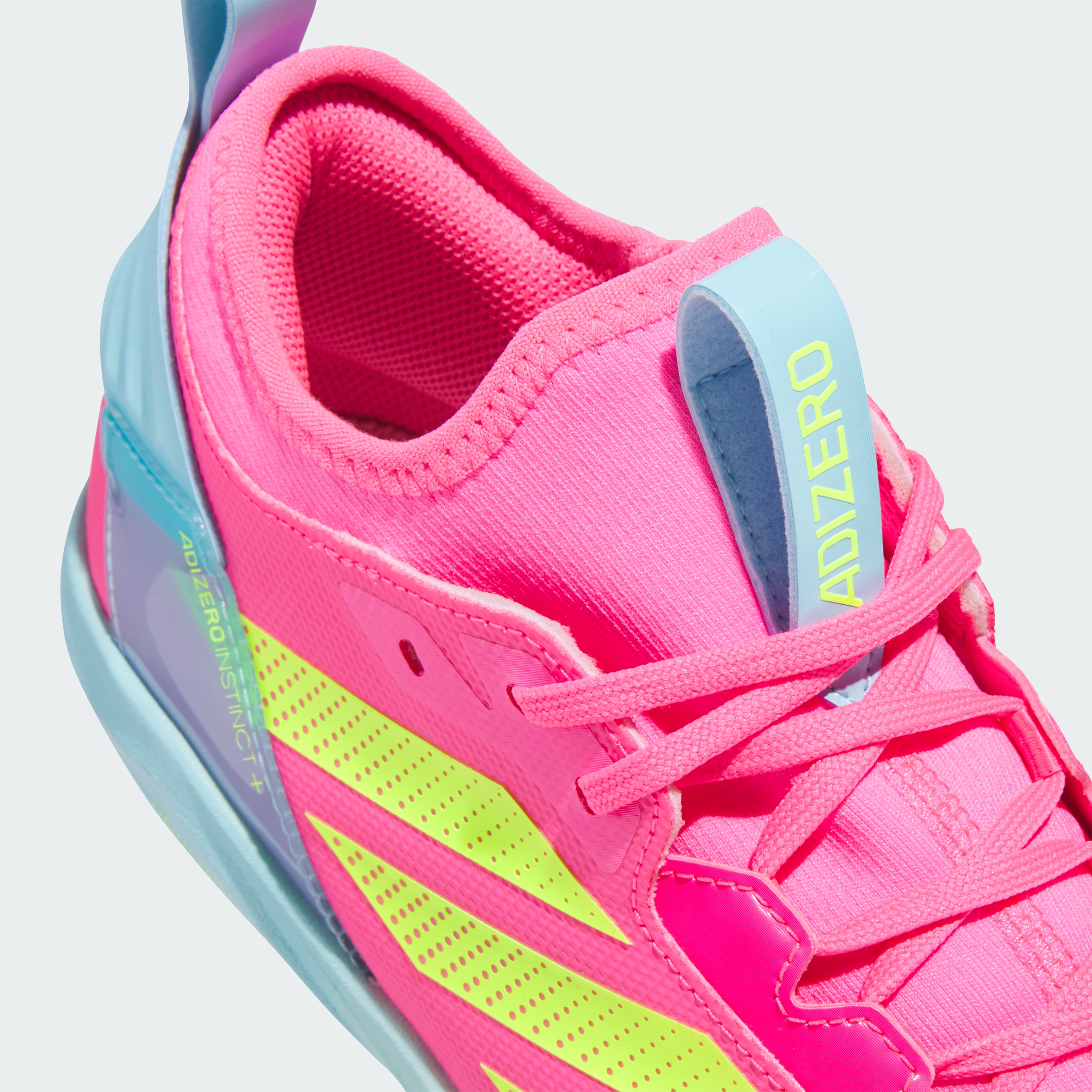 https://assets.adidas.com/images//f143eab53e614ad48d2030422ddc3c58_9366/JQ8435_41_detail.jpg