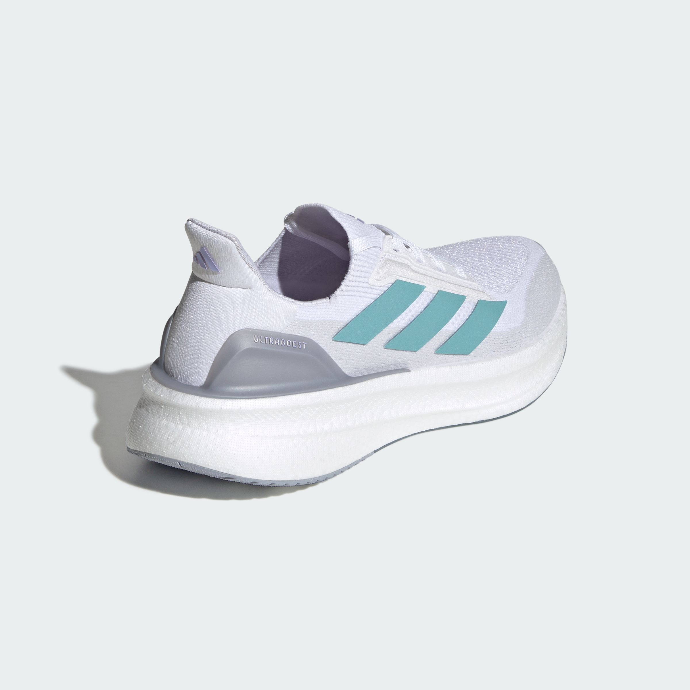 https://assets.adidas.com/images//aa2c3ffee269468c915d0b8fa8b6c773_9366/JQ9083_05_standard.jpg