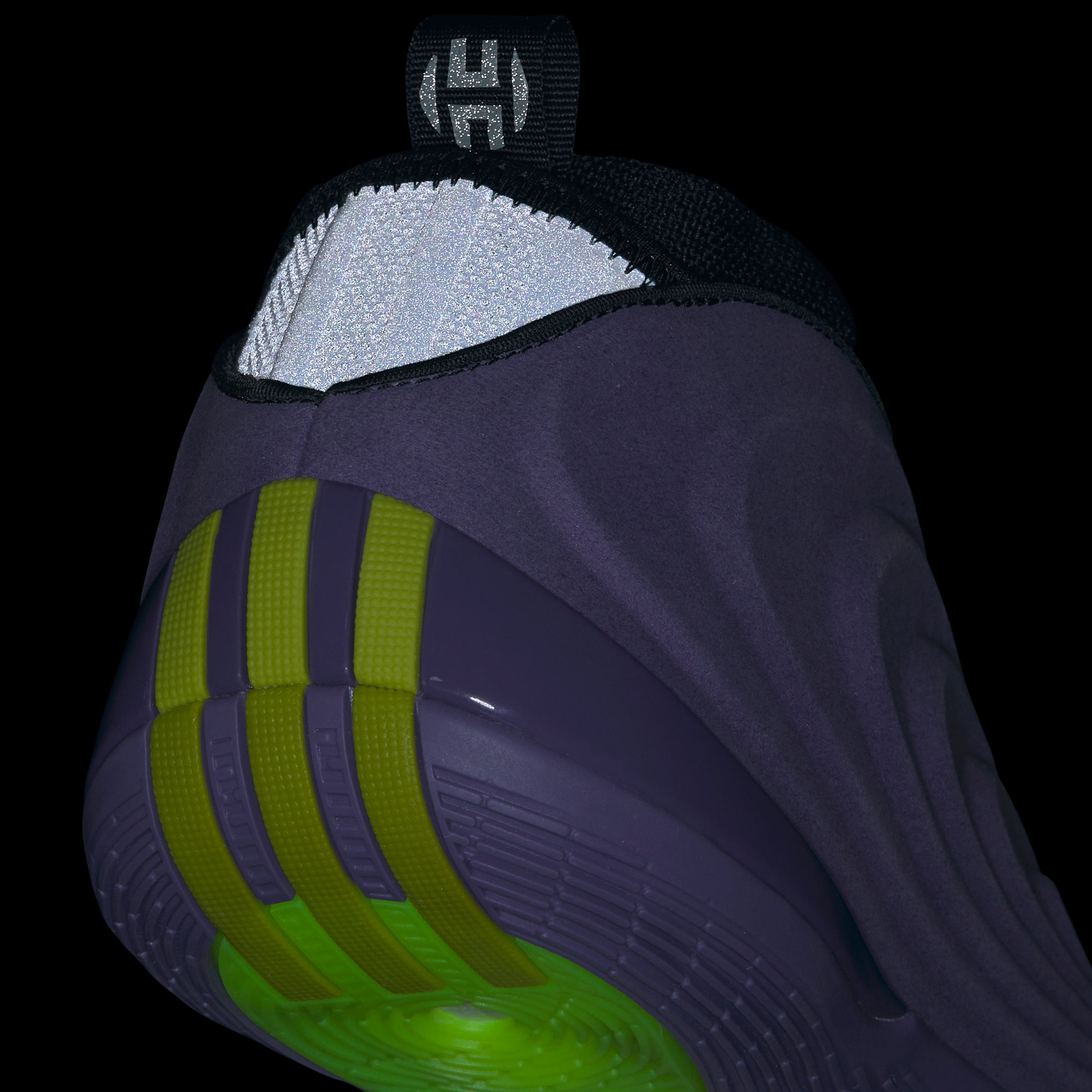https://assets.adidas.com/images//15a4646bb4964e2ba96daf97a6bd0473_9366/JQ9426_16_hover_standard.jpg