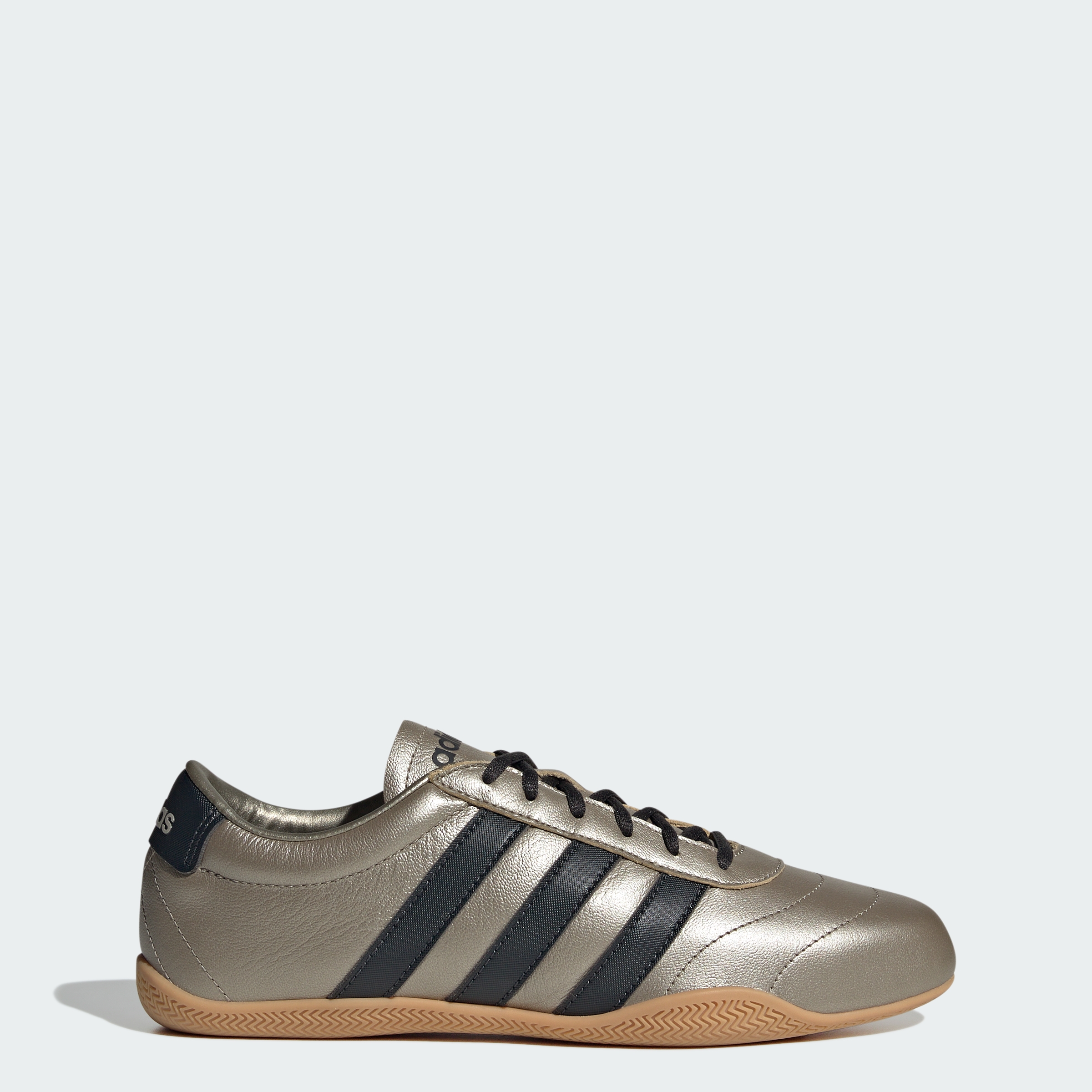 https://assets.adidas.com/images/08927bc2f94540b894e966dfacc28214_9366/JQ9681_00_plp_standard.jpgJQ9681_00_plp_standard.jpg