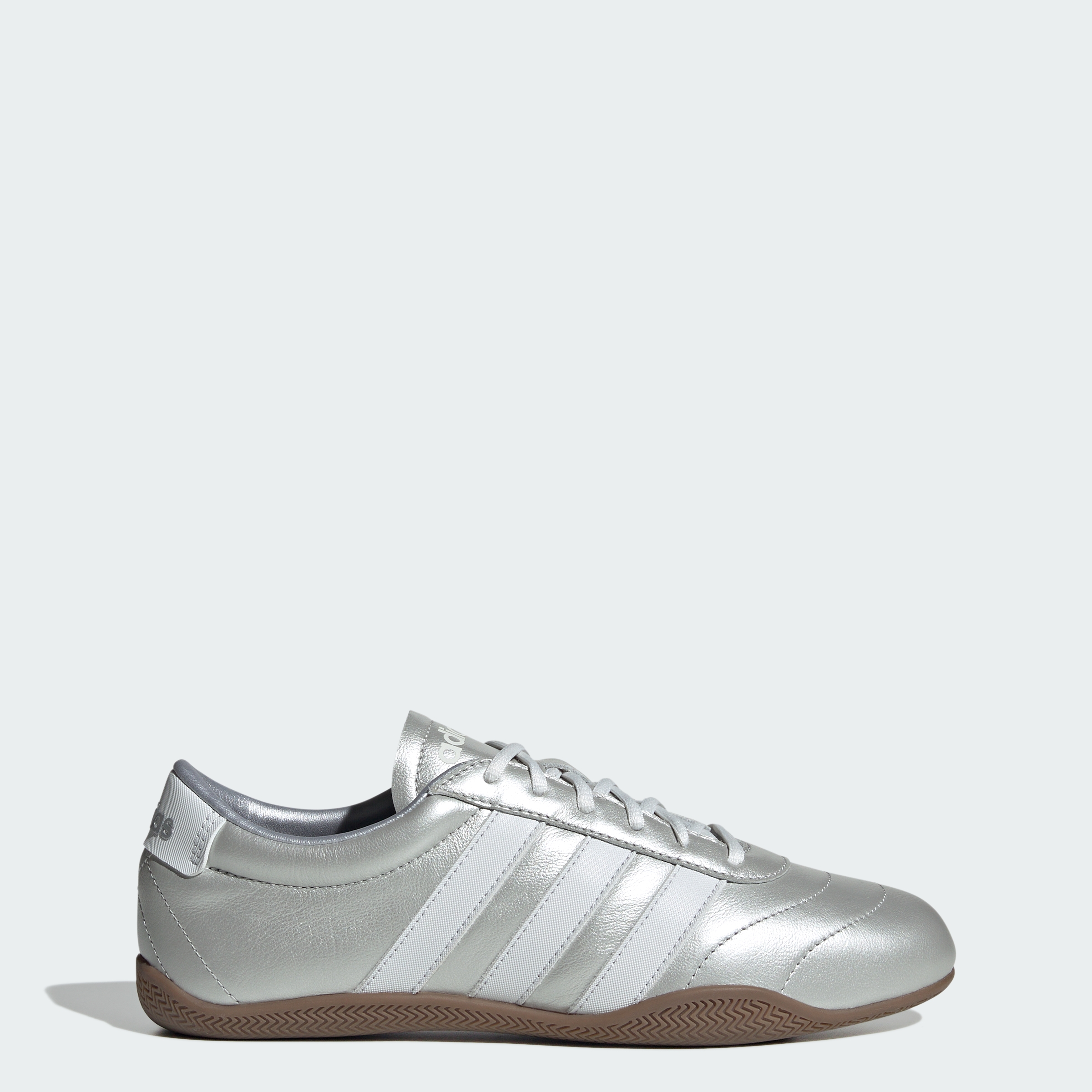 https://assets.adidas.com/images/e6c8ab749fa64d4abeb23d709a2d2daa_9366/JQ9682_00_plp_standard.jpgJQ9682_00_plp_standard.jpg