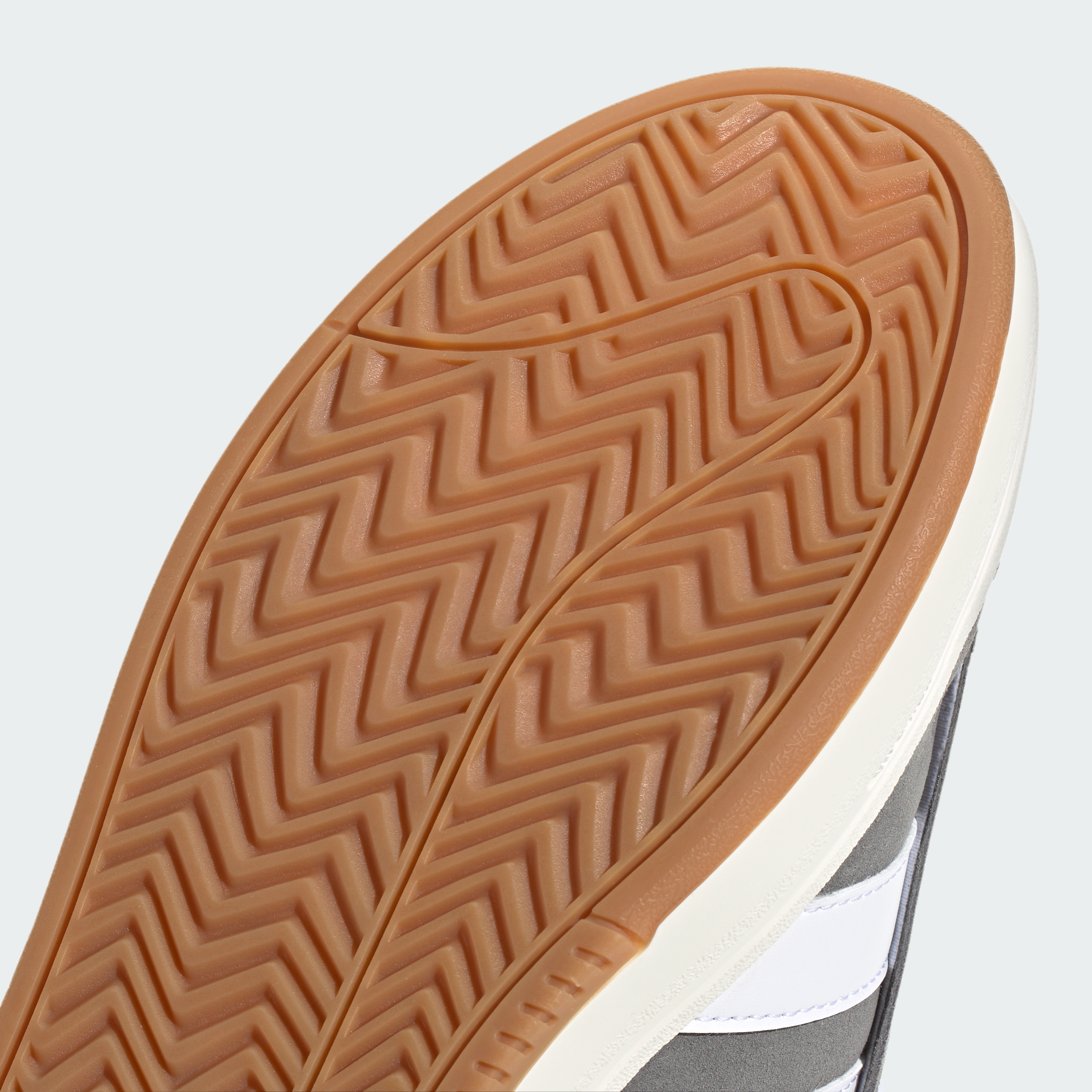 https://assets.adidas.com/images//0531d9f5f23a4718b8d4c3df4c7bda13_9366/JR0542_42_detail.jpg