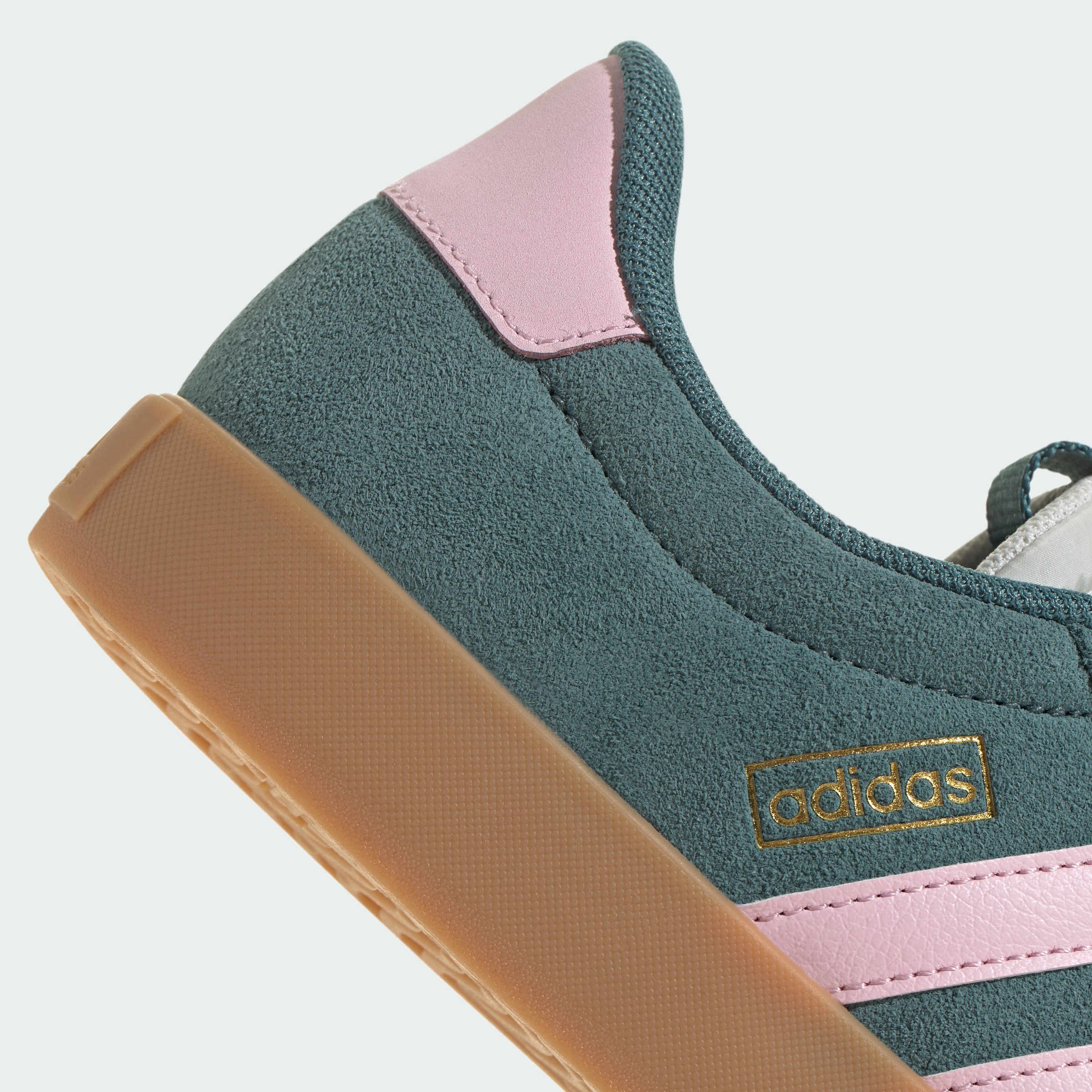 https://assets.adidas.com/images//24e21ecdb37547ddaa0339a6410a8ed0_9366/JR0955_41_detail.jpg