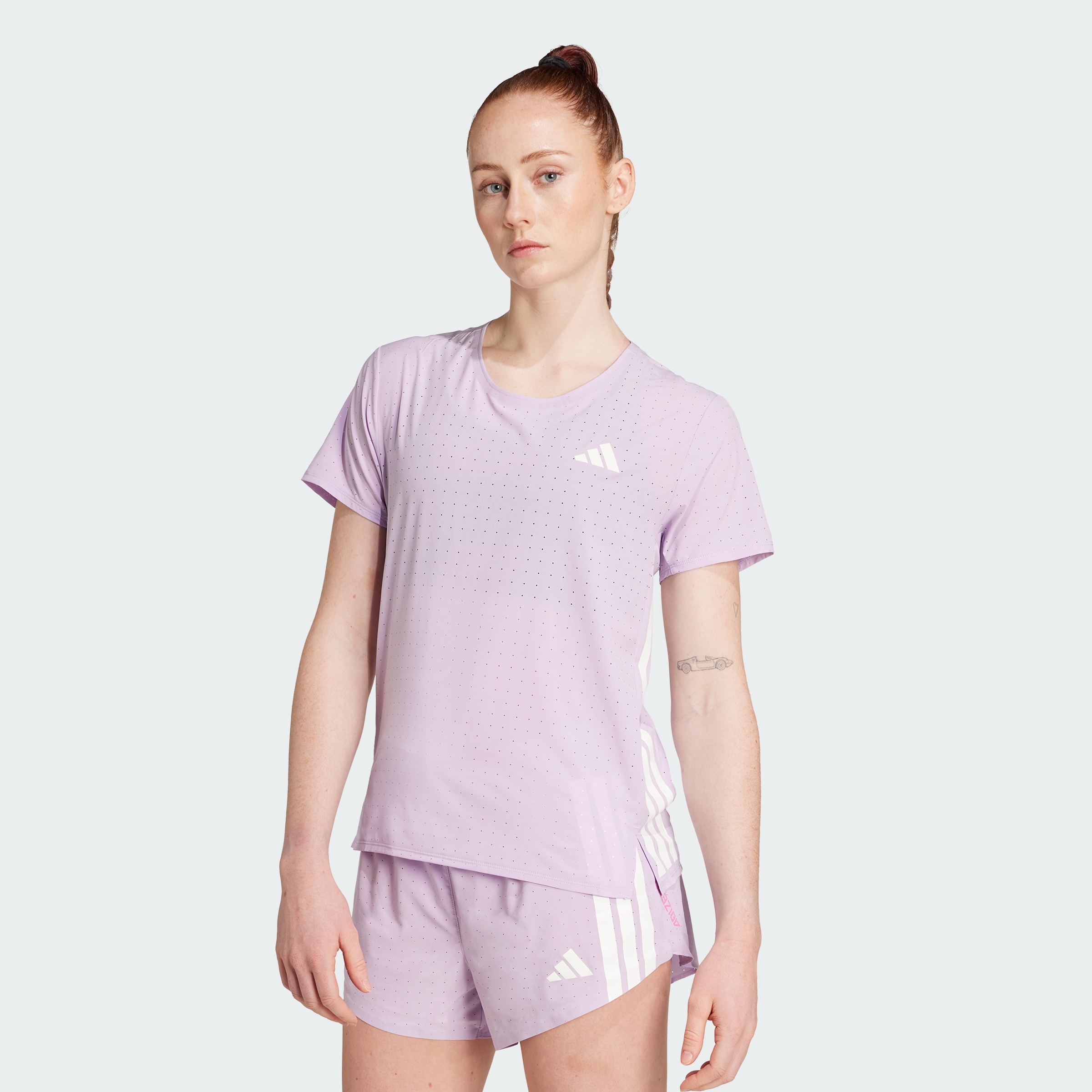 https://assets.adidas.com/images/7a4b3363dcb749e4ba44fb7a77588b99_9366/JV7173_000_plp_model.jpgJV7173_000_plp_model.jpg