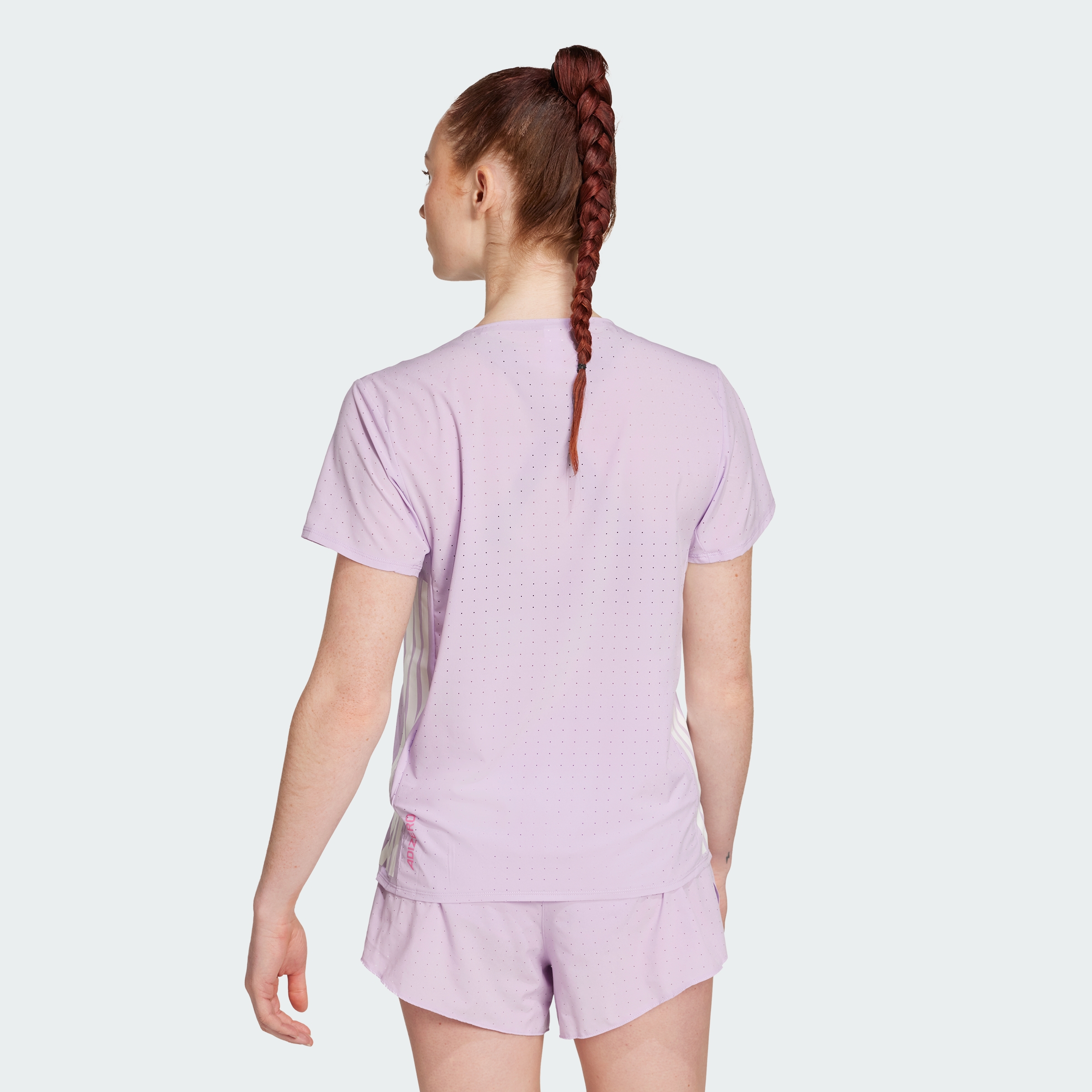 https://assets.adidas.com/images//8596859f3b1e4daeabe592ebb1574576_9366/JV7173_23_hover_model.jpg