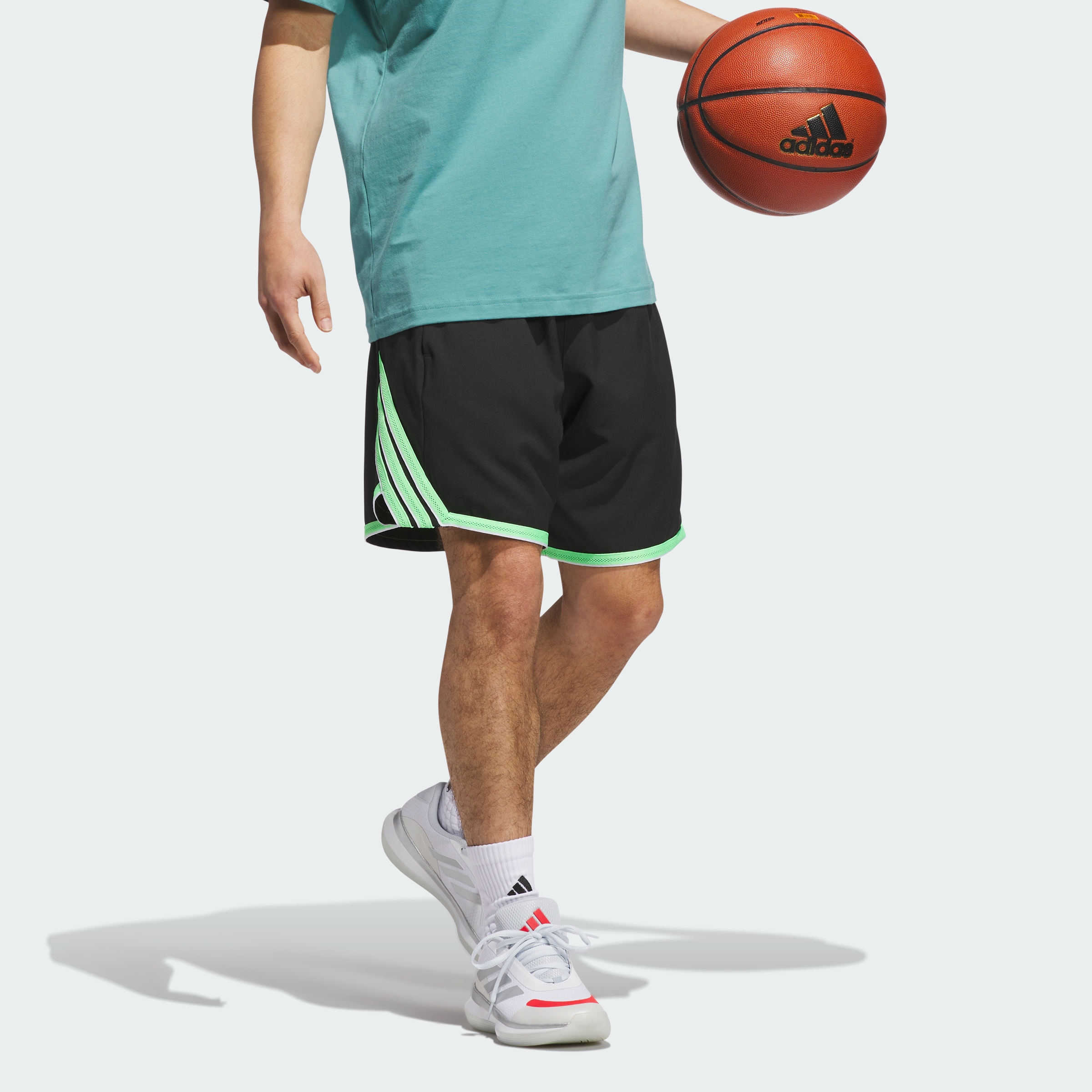 https://assets.adidas.com/images//d22a045d20fd46629b3e27bf91d72d31_9366/JX6380_25_model.jpg